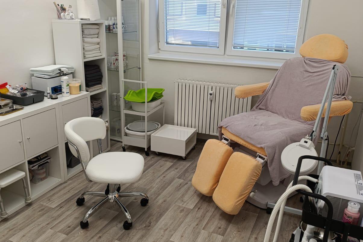 Veronika Šolcová - Pedikúra, manikúra