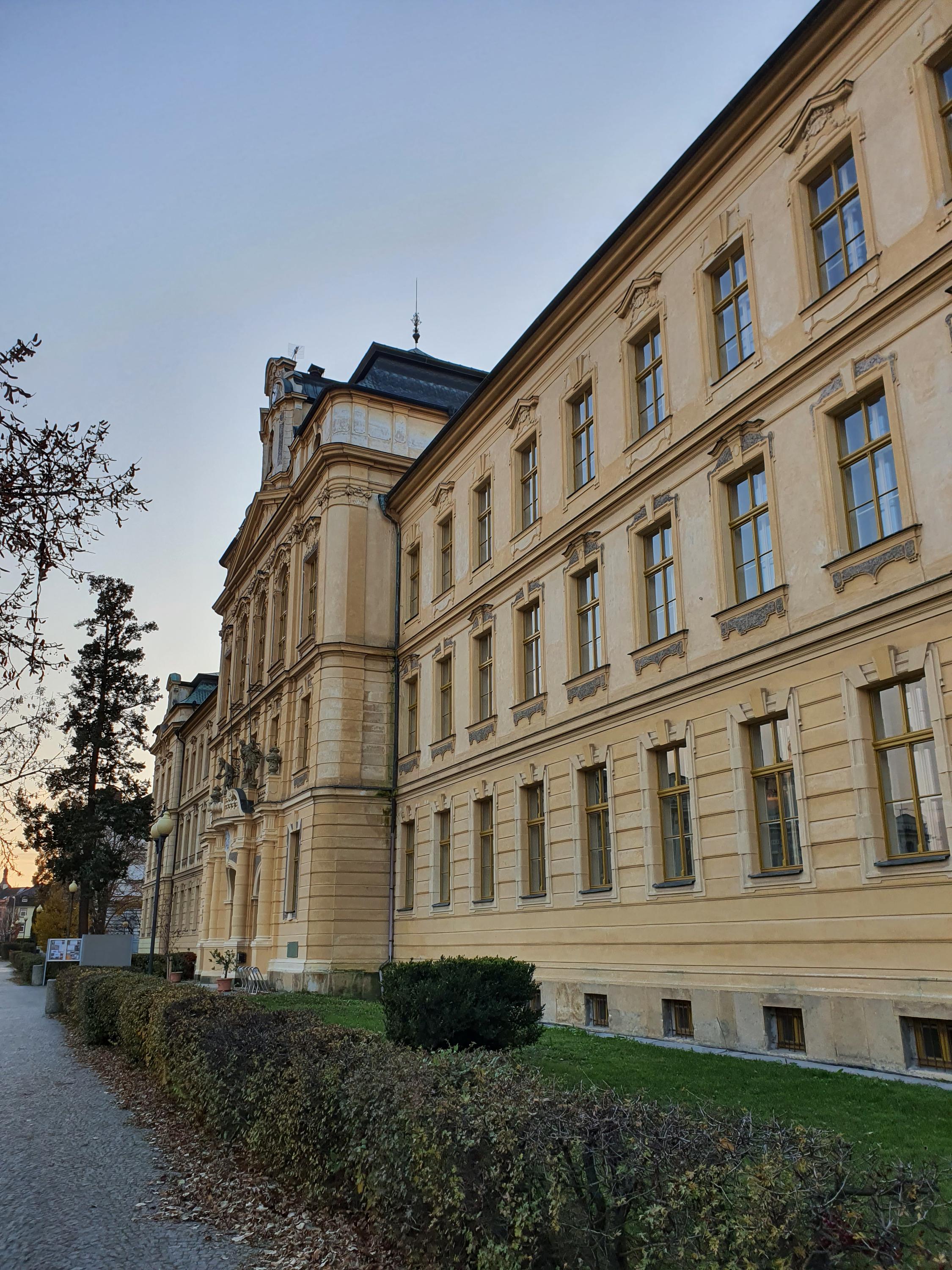 Gymnázium Dr. Josefa Pekaře, Mladá Boleslav foto 6