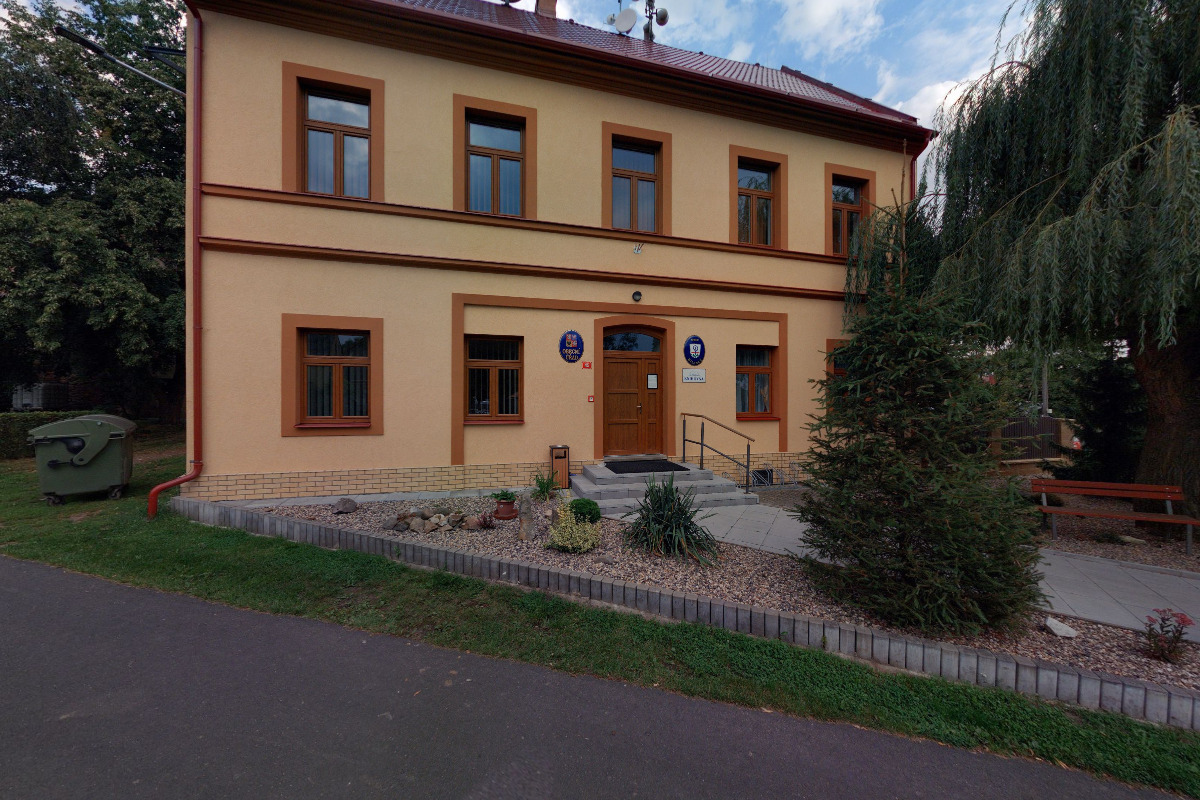 Bílence - obecní úřad foto 6