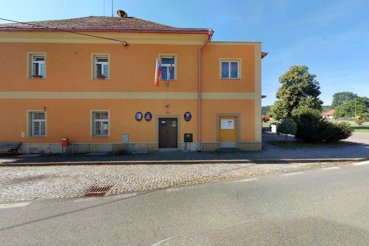 Bílé Poličany - obecní úřad