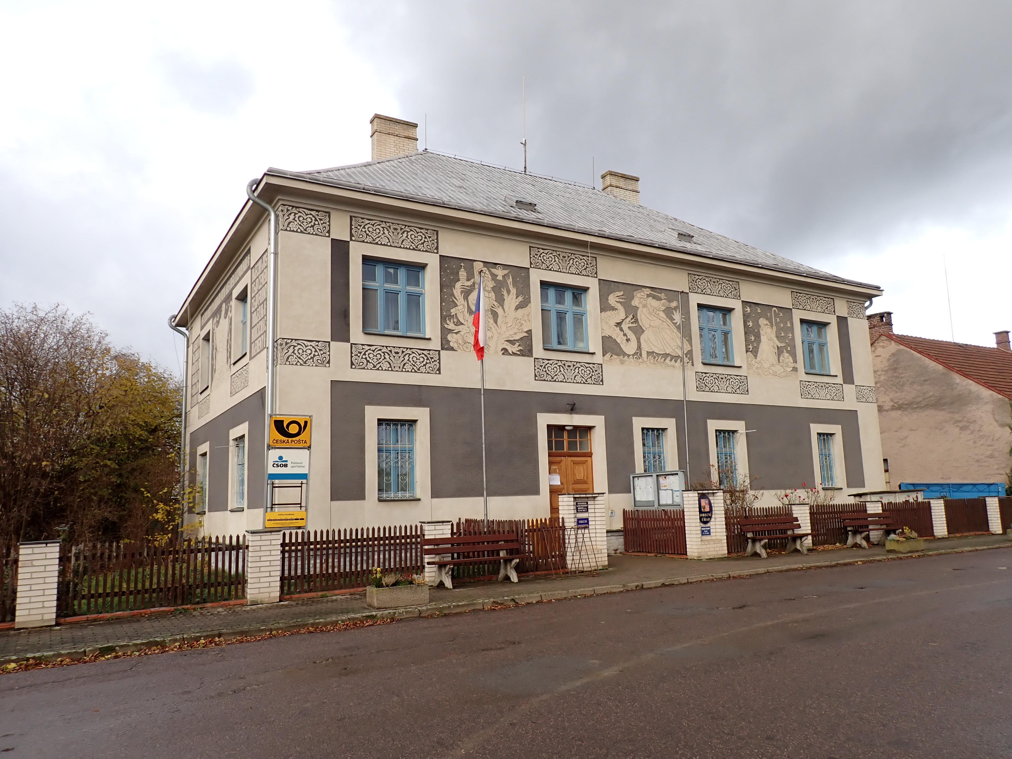 Uhersko - obecní úřad foto 5