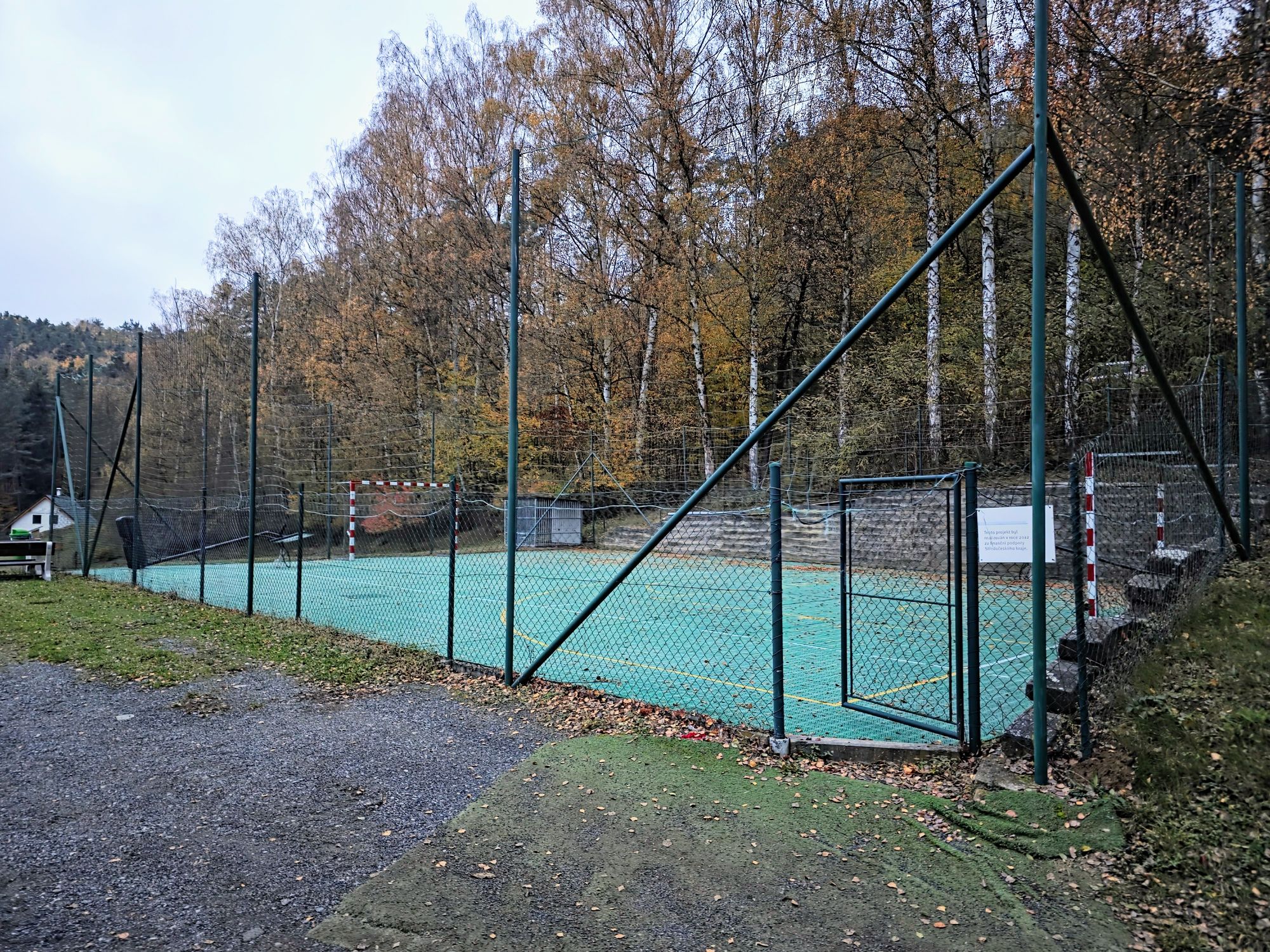 Fotbalové hřiště Medonosy