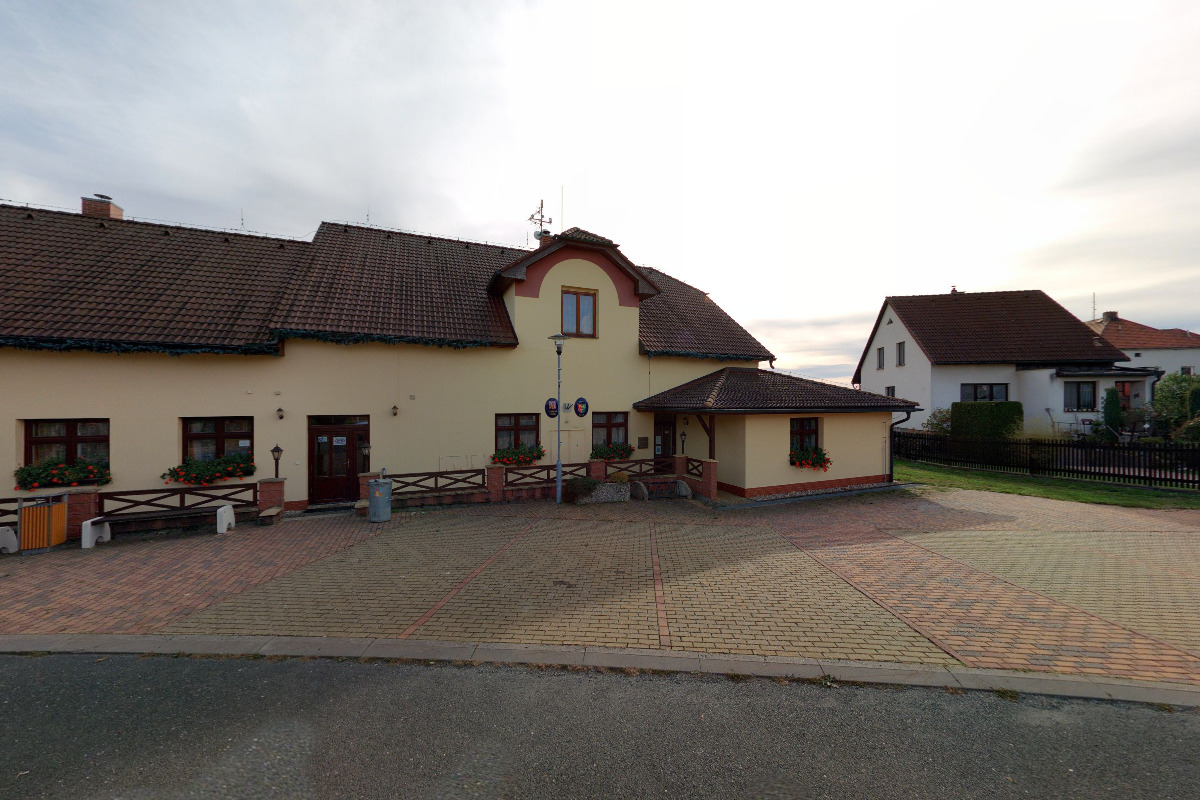 Bělá - obecní úřad foto 3