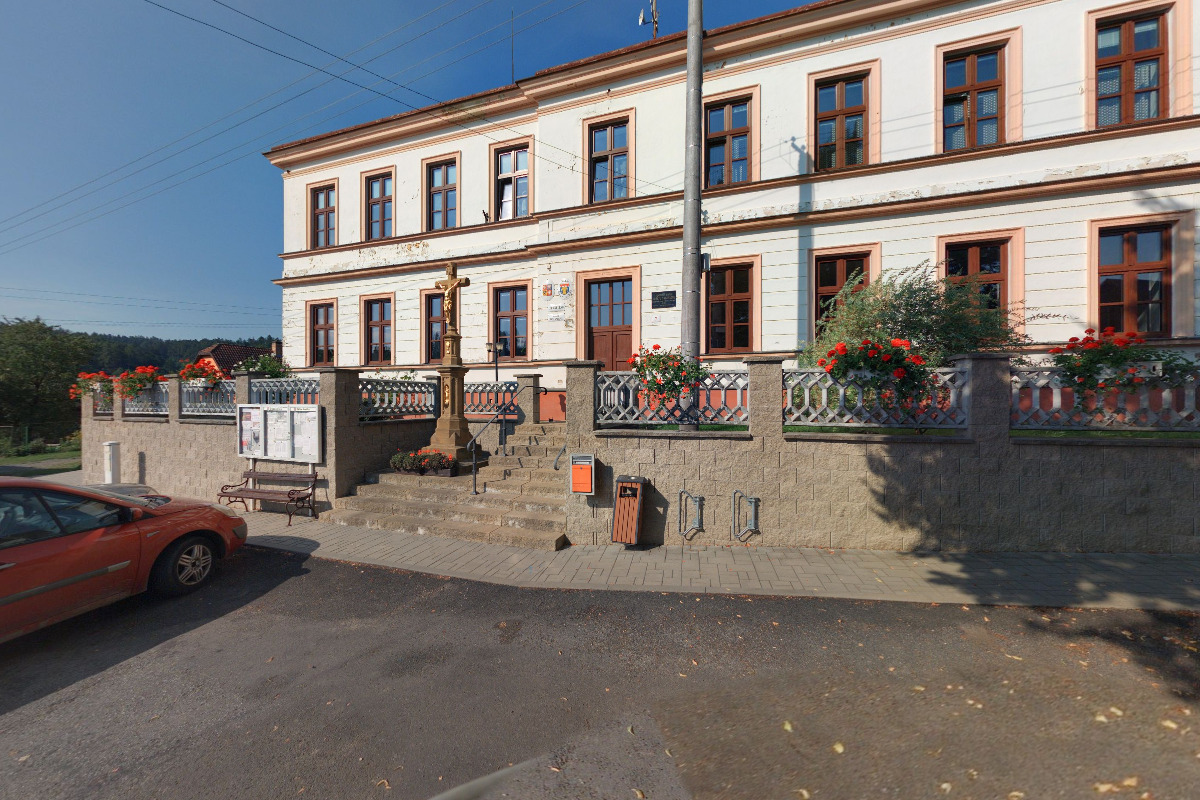 Bělá u Jevíčka - obecní úřad foto 3