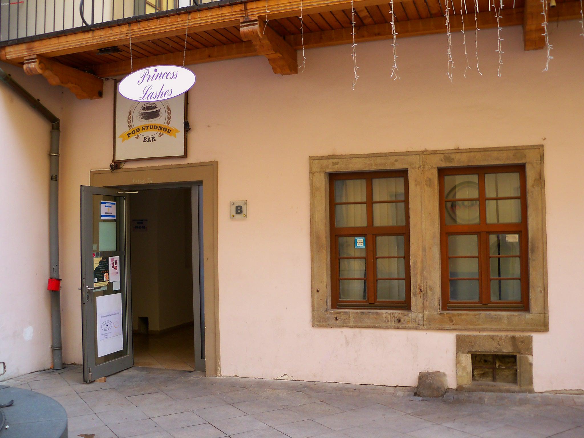 Pivnice a bar pod Studnou foto 2