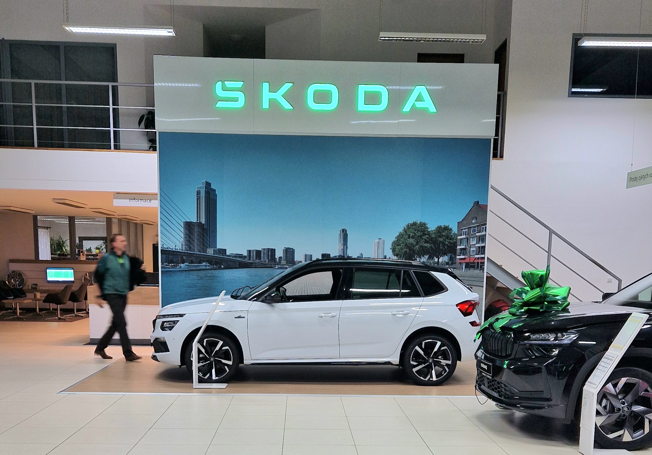 AUTO UL