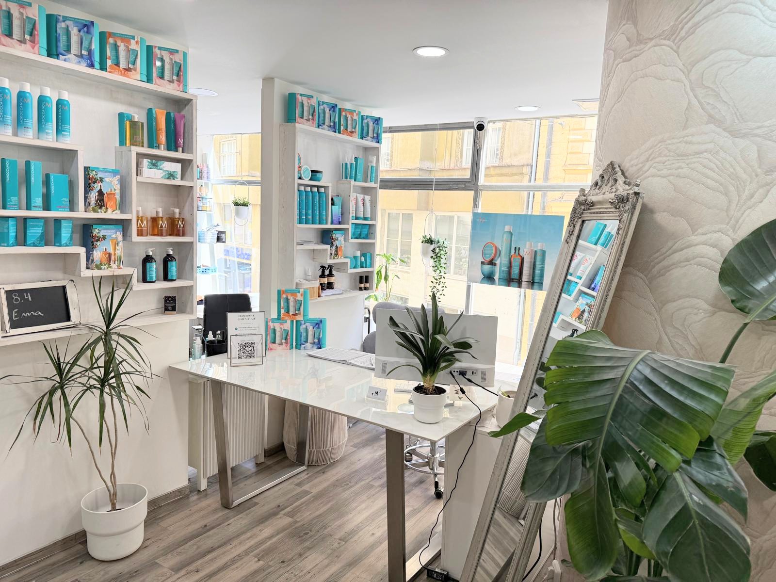 M Salon foto 2