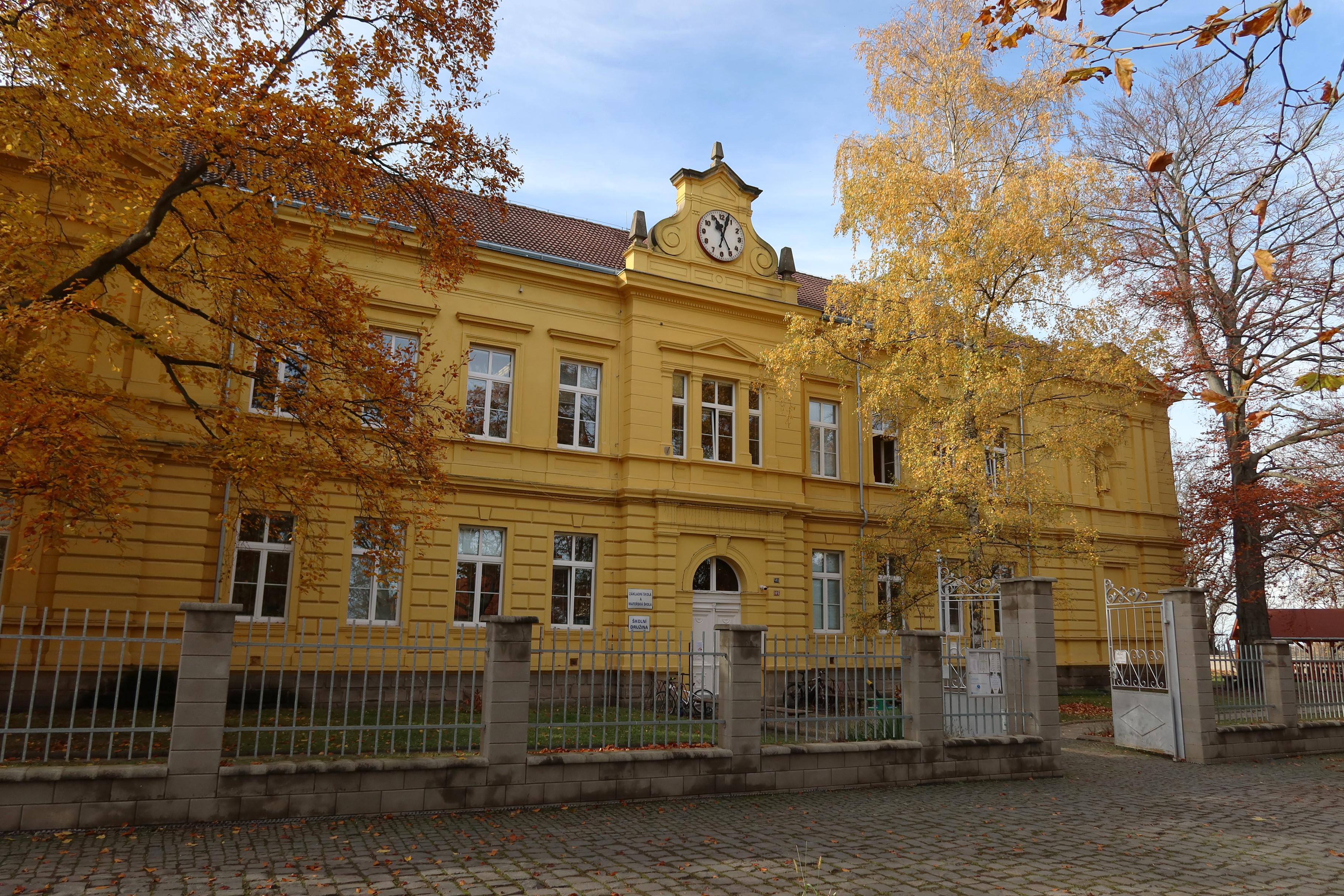 ZŠ a MŠ Vinařice foto 2