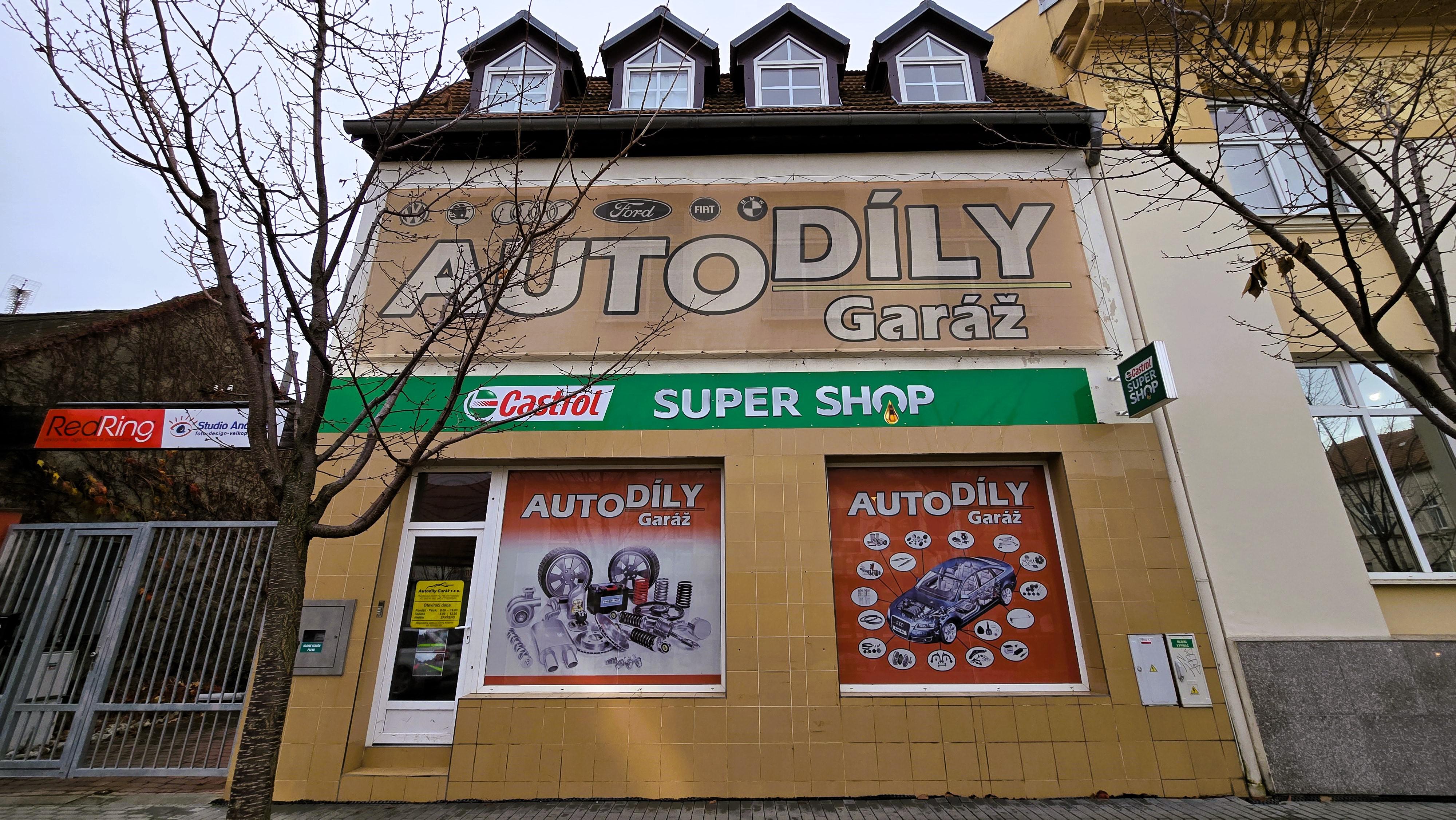 Petr Hájek, Autodíly Garáž foto 3