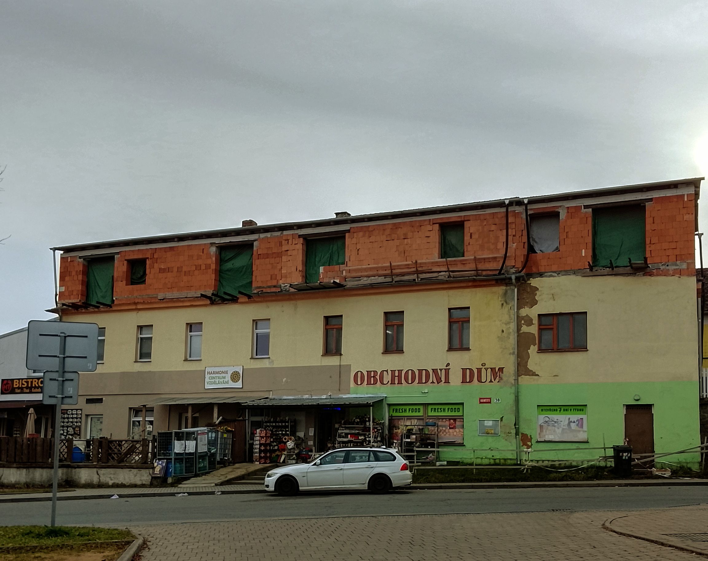 Potraviny na náměstí