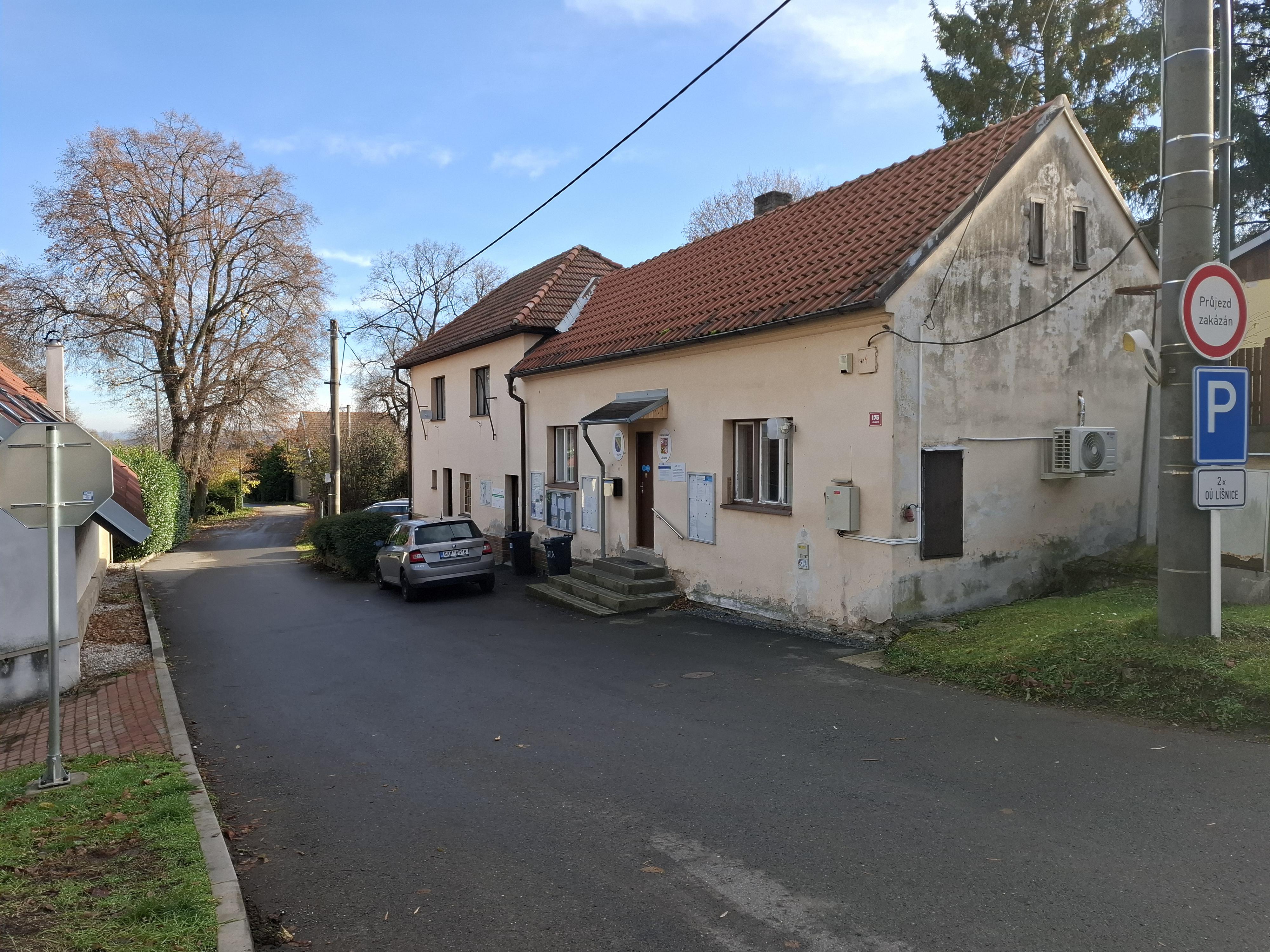 Líšnice - obecní úřad foto 3