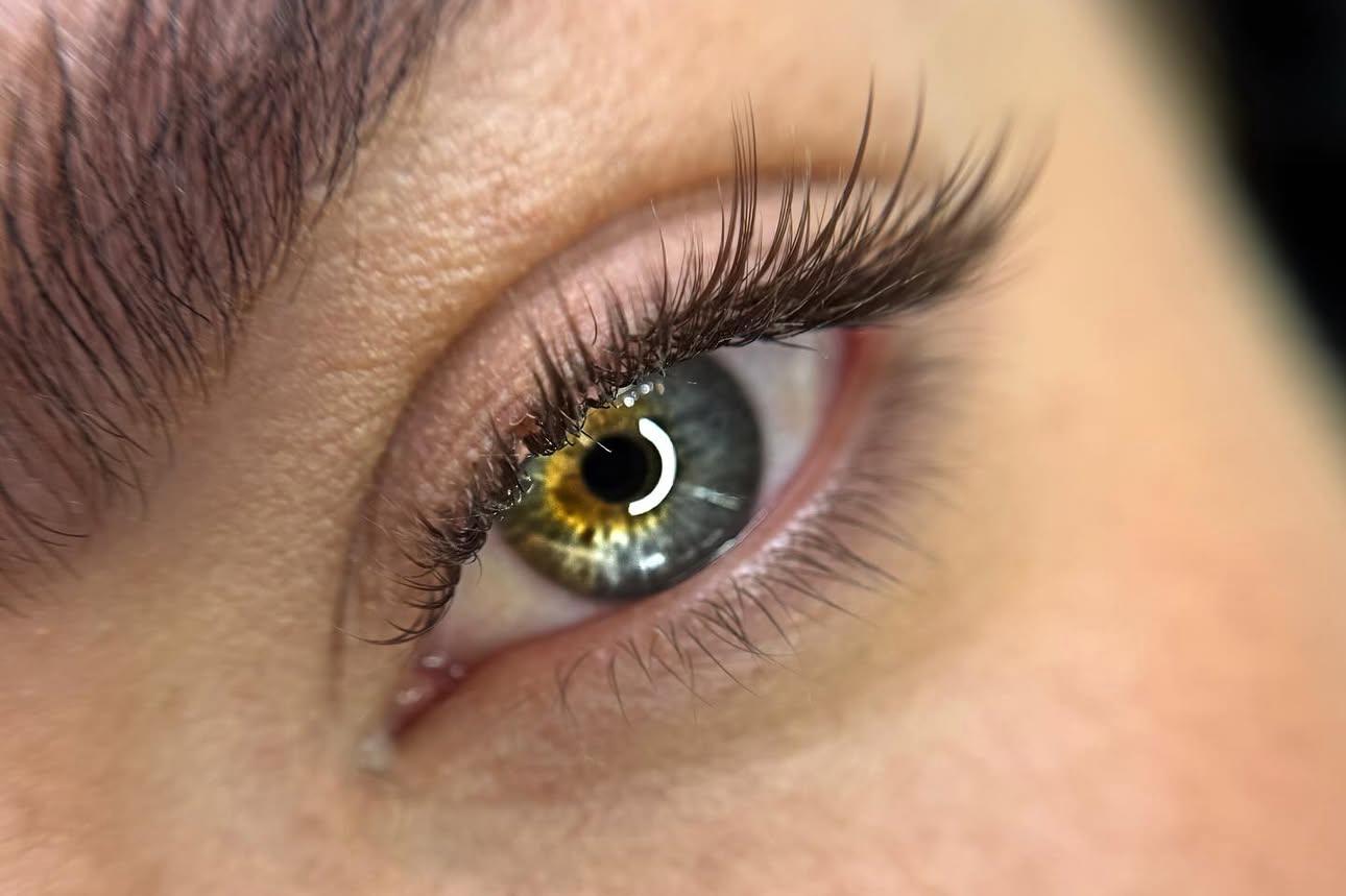 Lash Lounge by Zalabák