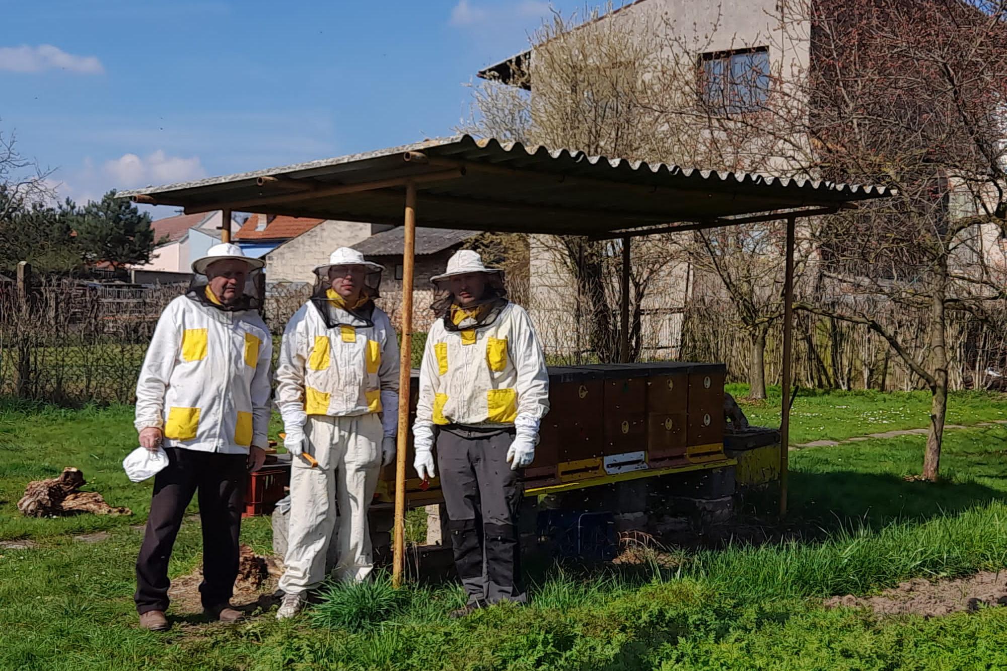 Férova včelí farma