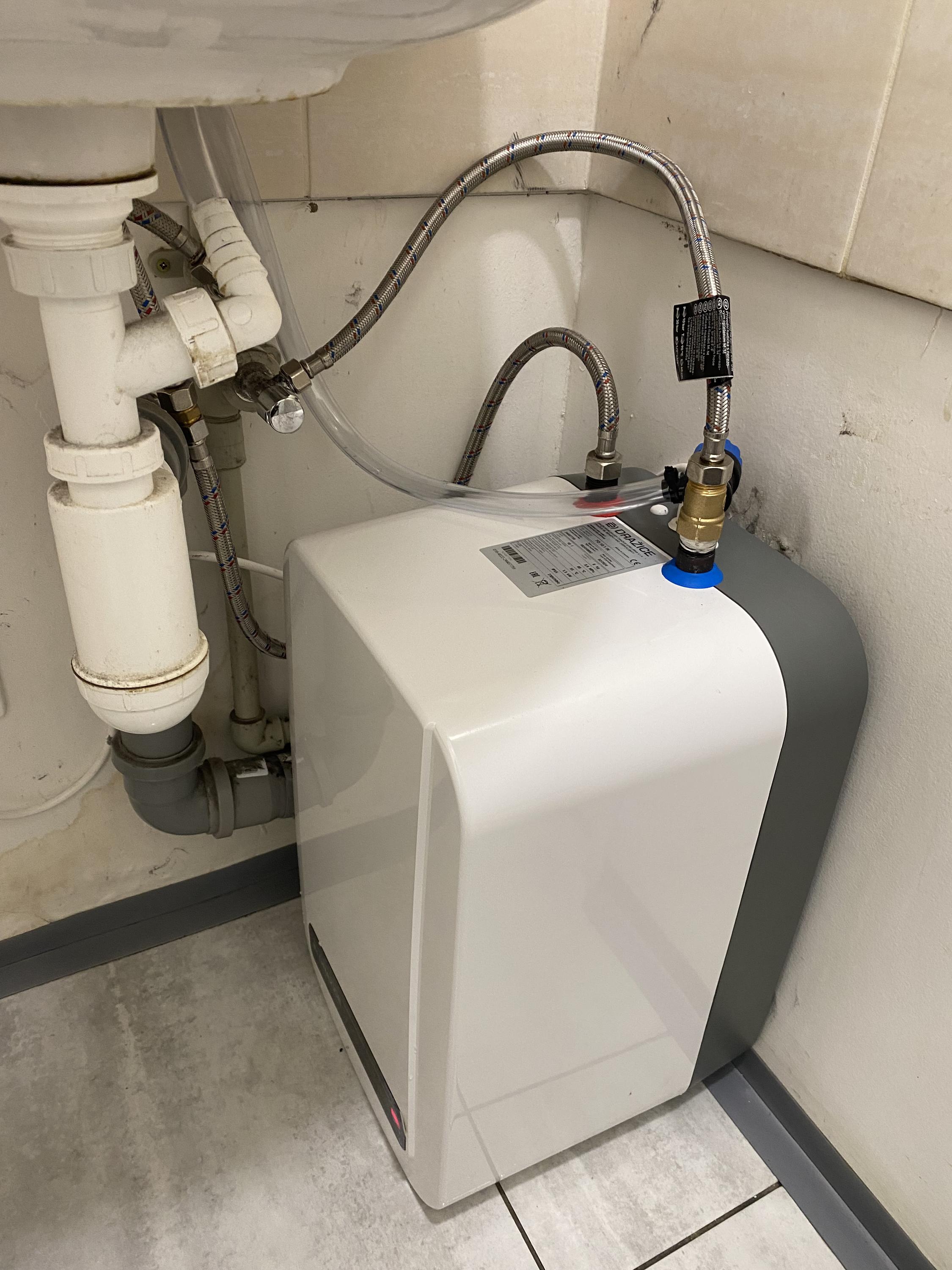 V.S. Instalatér a elektrikář foto 6