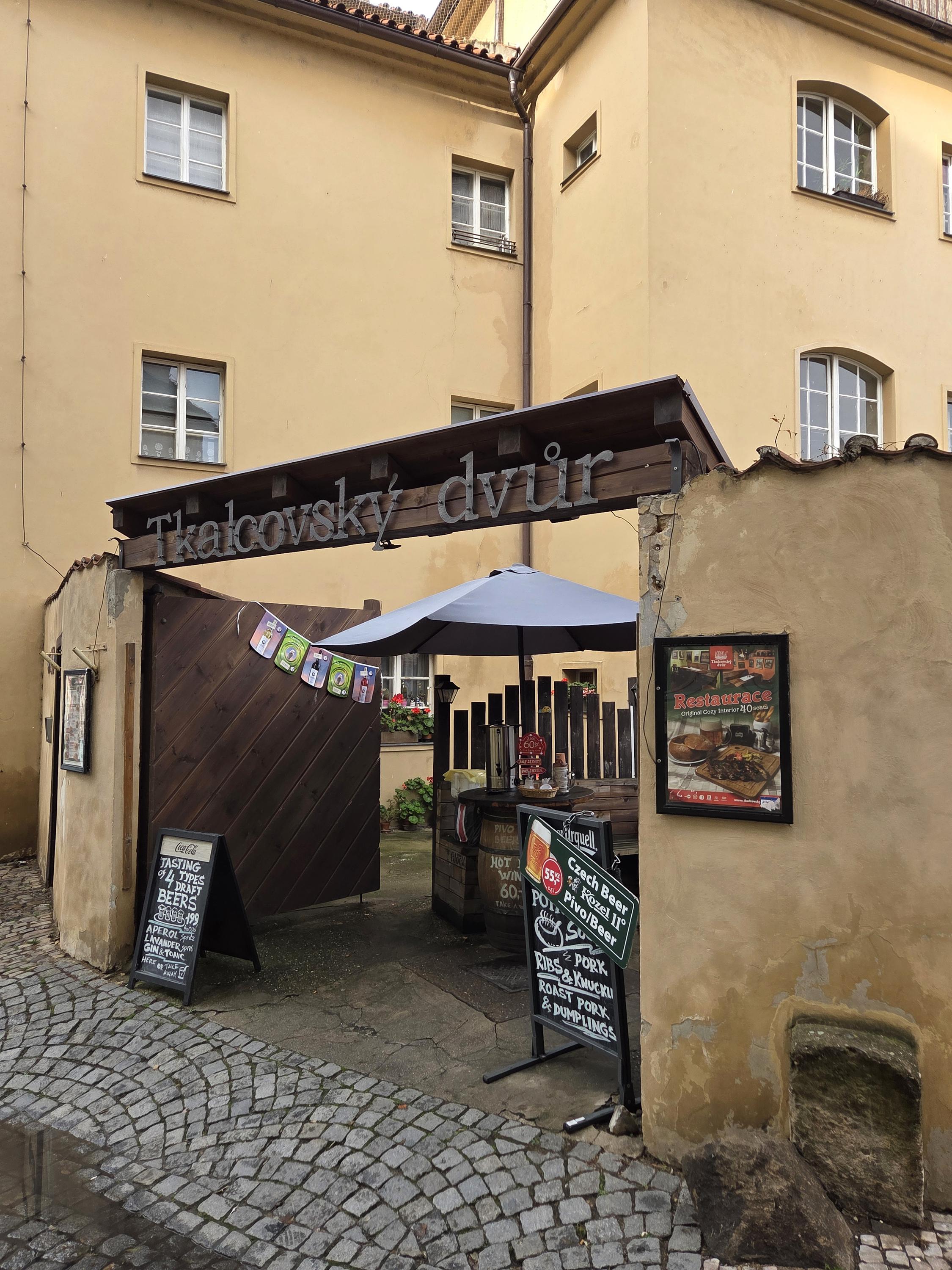 Restaurace Tkalcovský dvůr foto 3