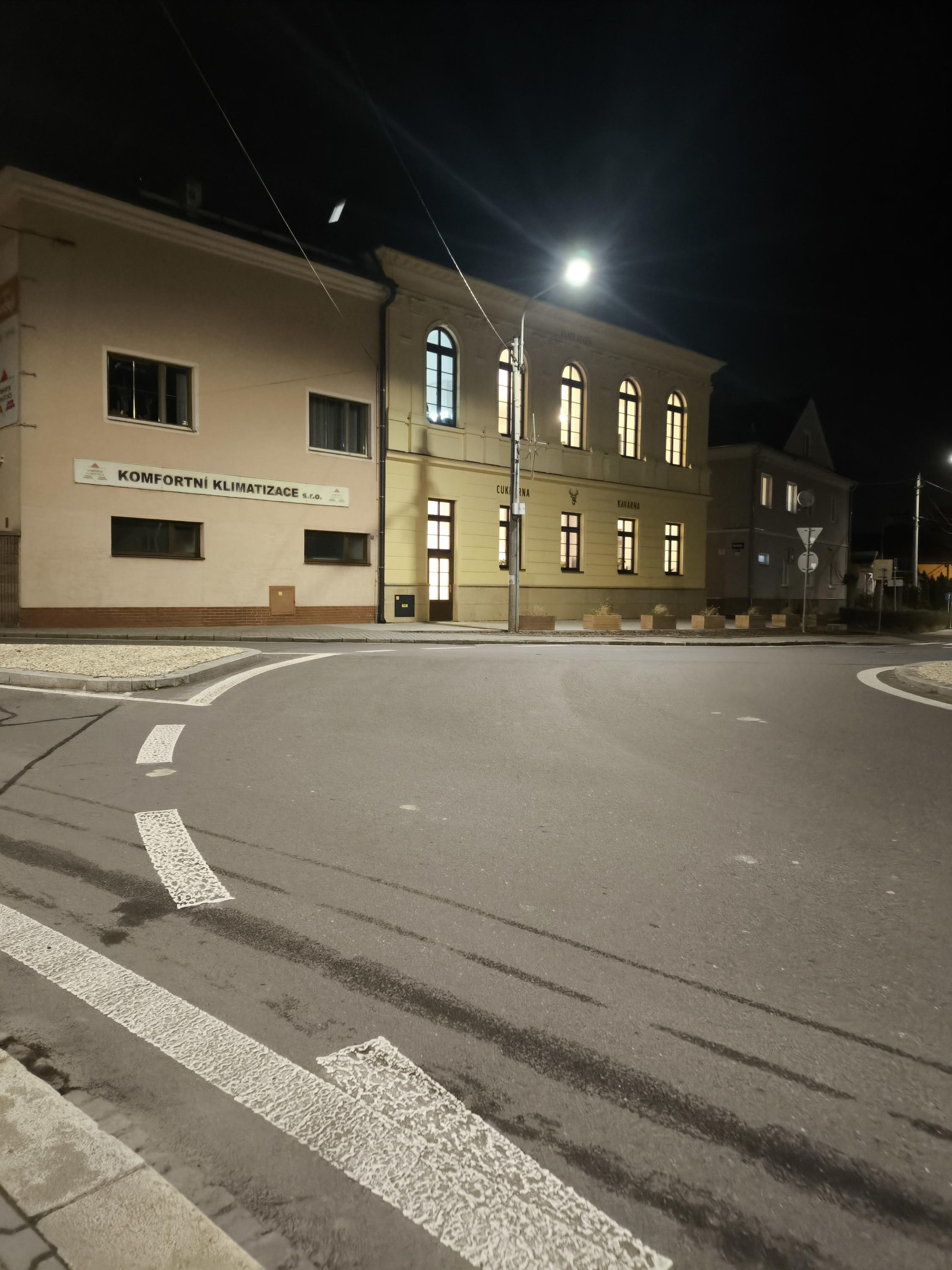 Cukrárna kavárna Zlatý Jelen foto 3