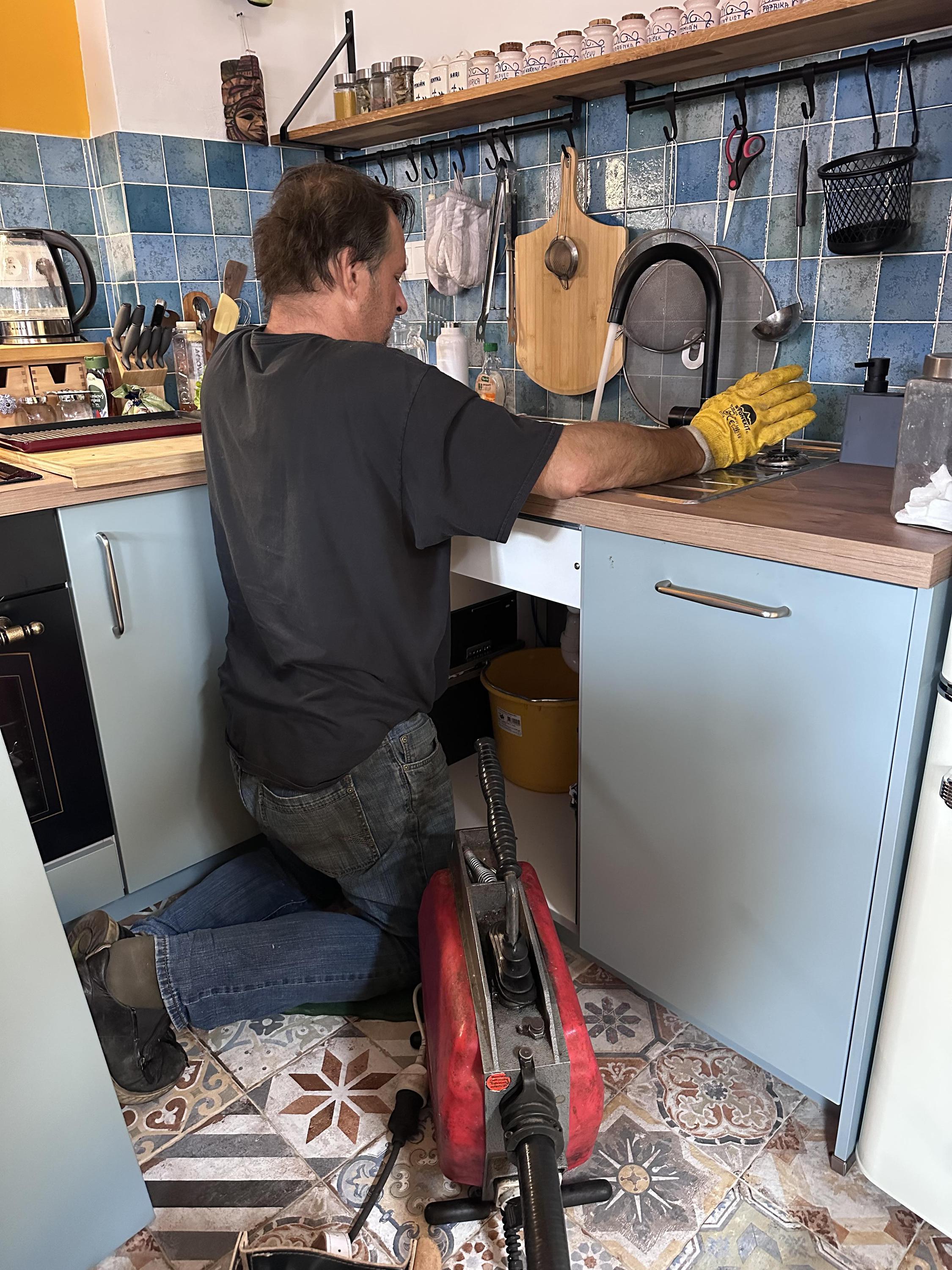 Instalatér Čistič Viktor  - Levné čištění odpadu a kanalizace foto 3