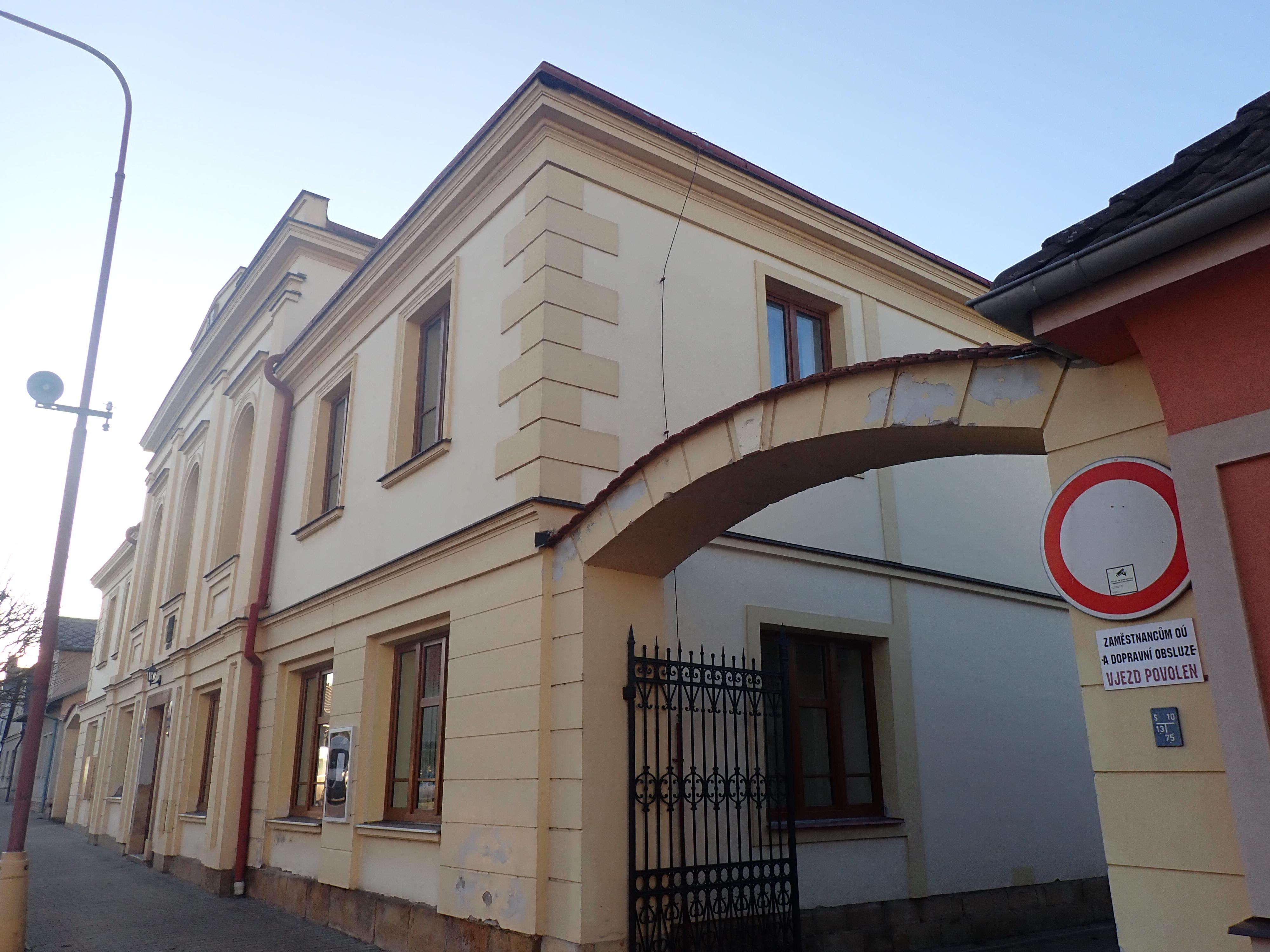Smidary - obecní úřad foto 3