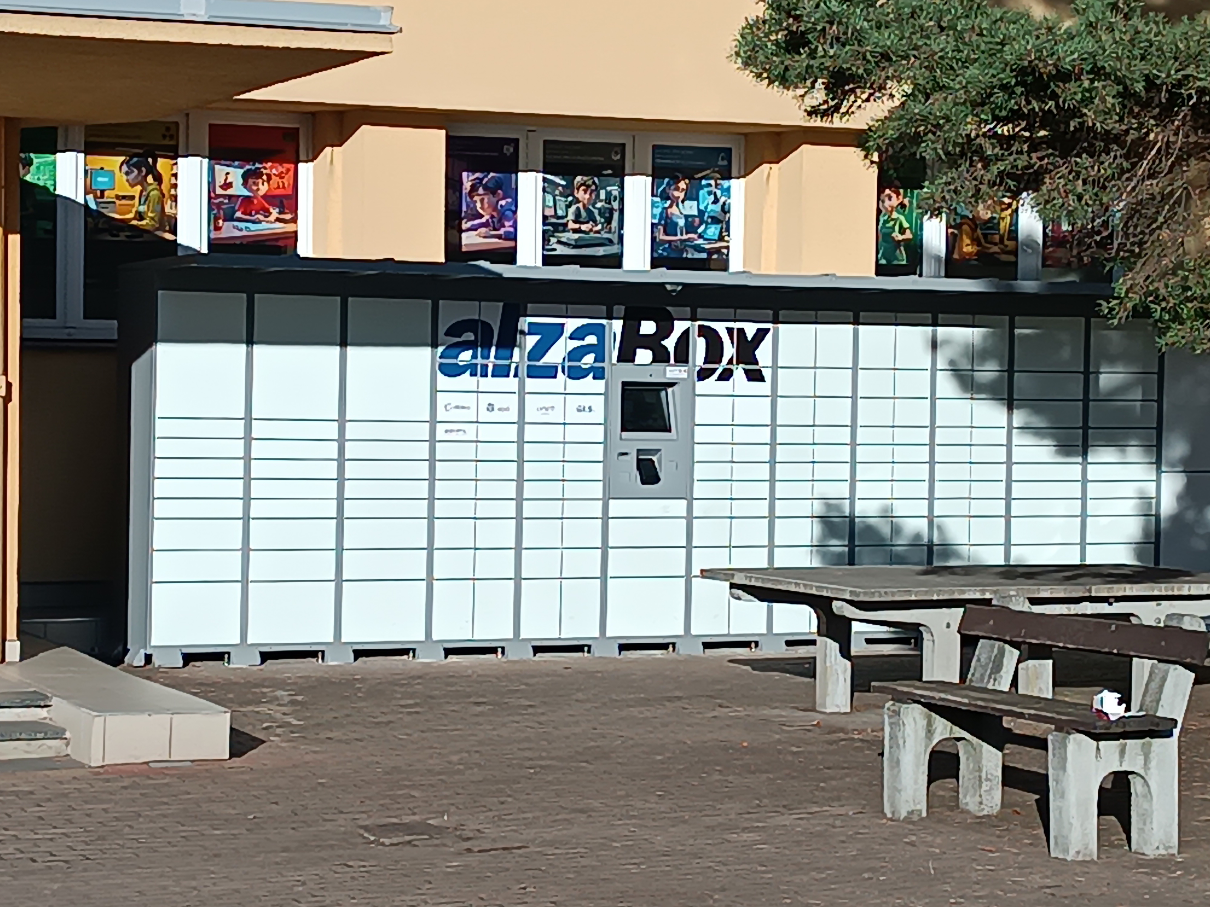 AlzaBox foto 2
