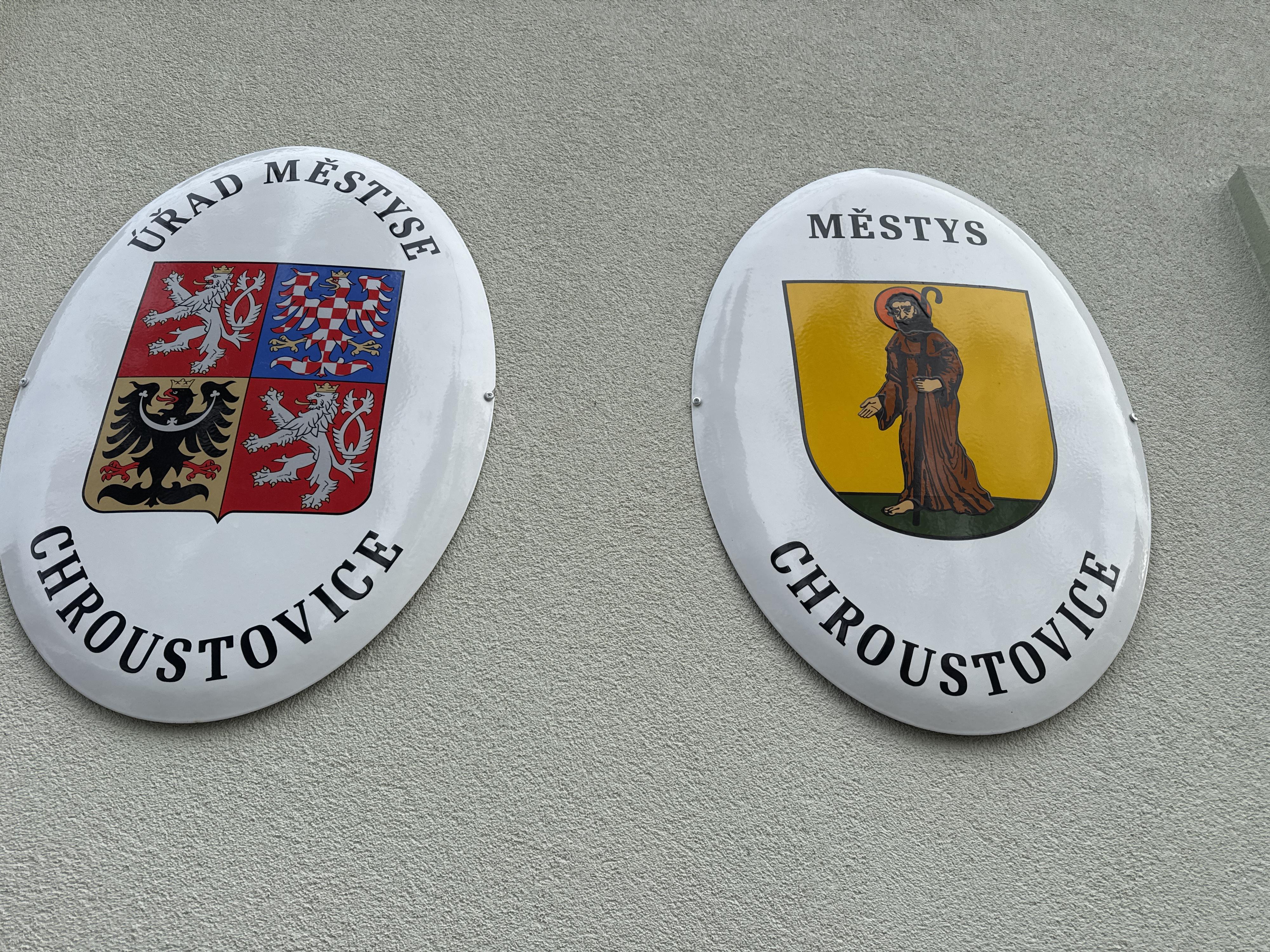 Chroustovice - úřad městyse foto 2