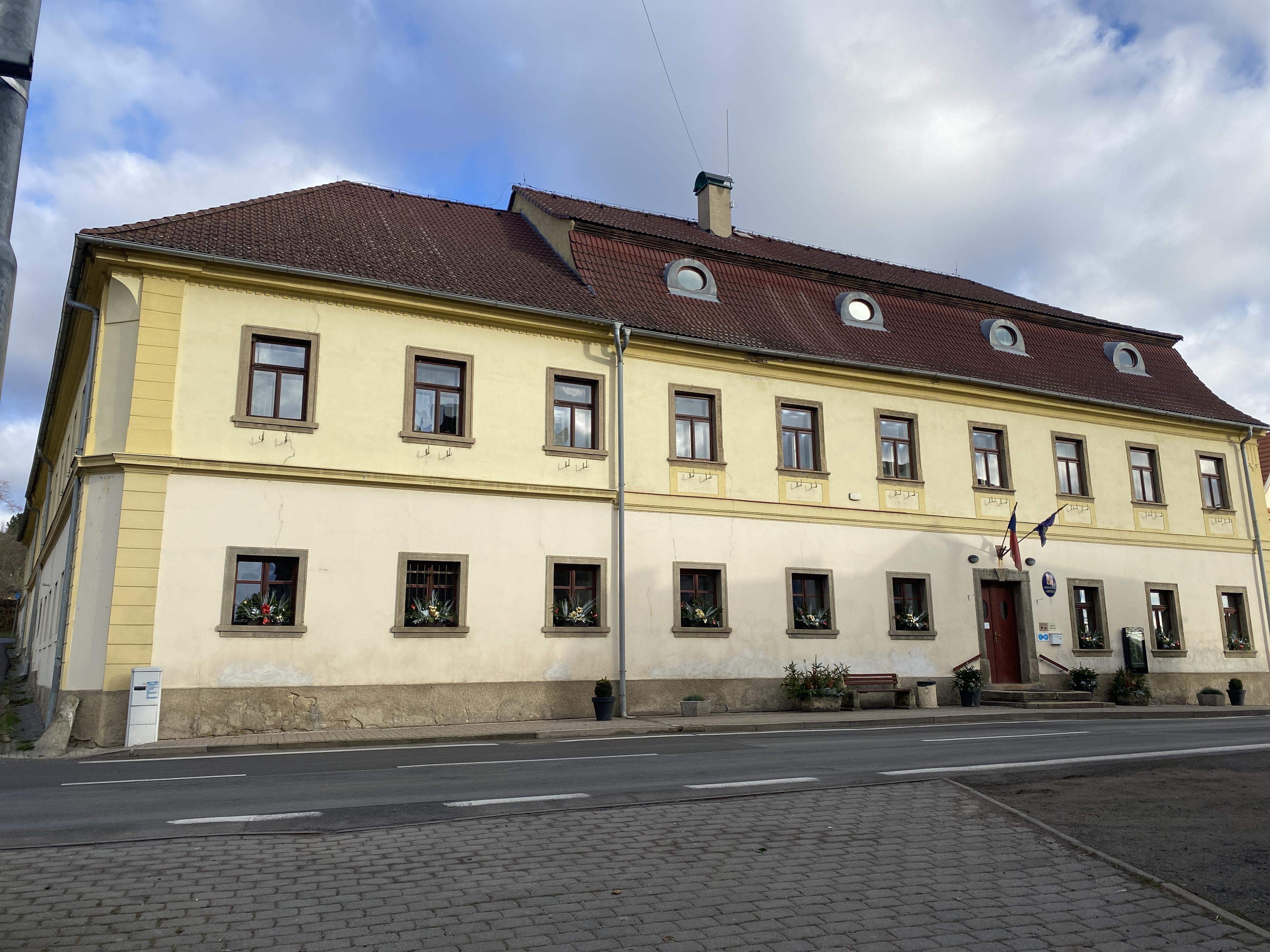 Liběšice - obecní úřad foto 6