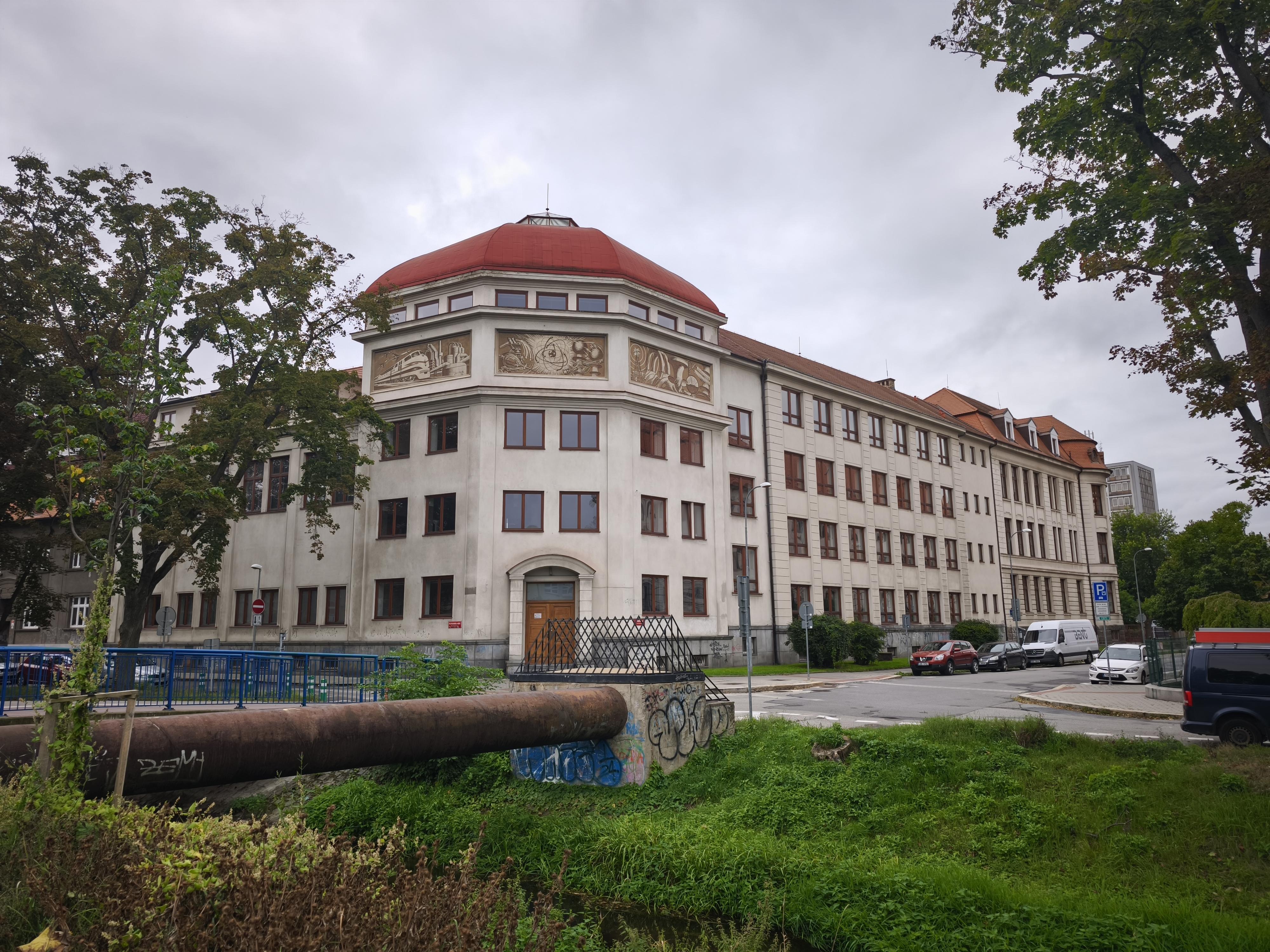 Střední průmyslová škola strojní a elektrotechnická, České Budějovice foto 4