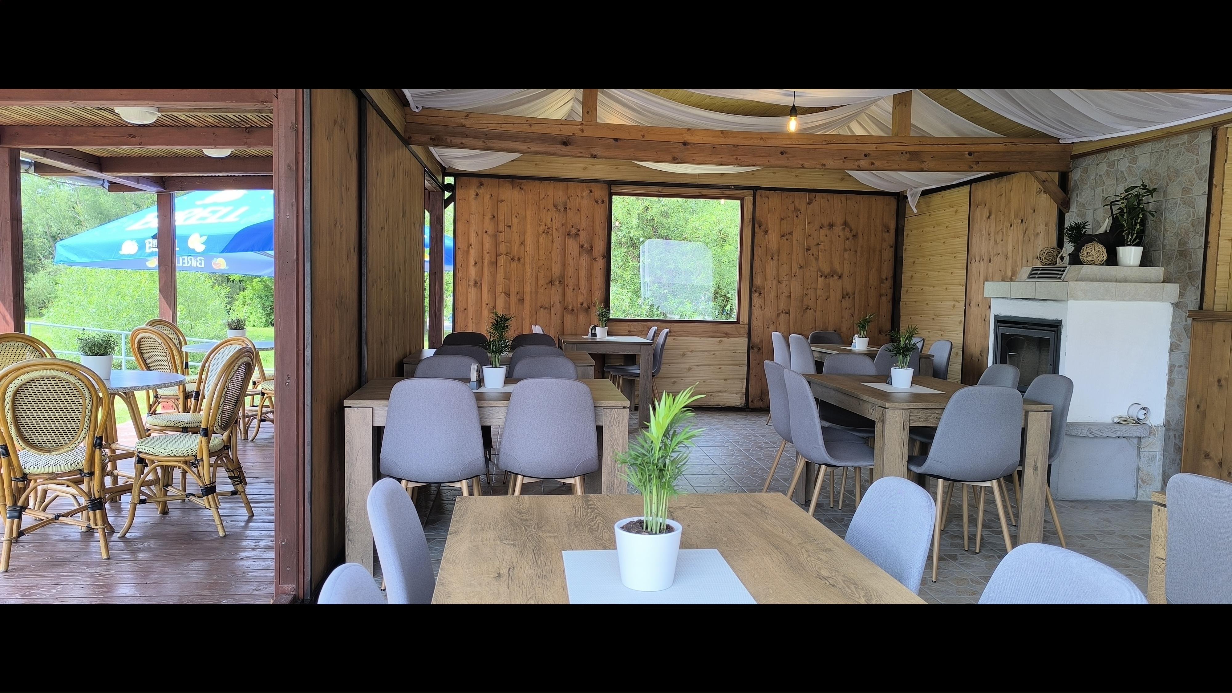 Zahradní restaurace NAROZI Lipno foto 6