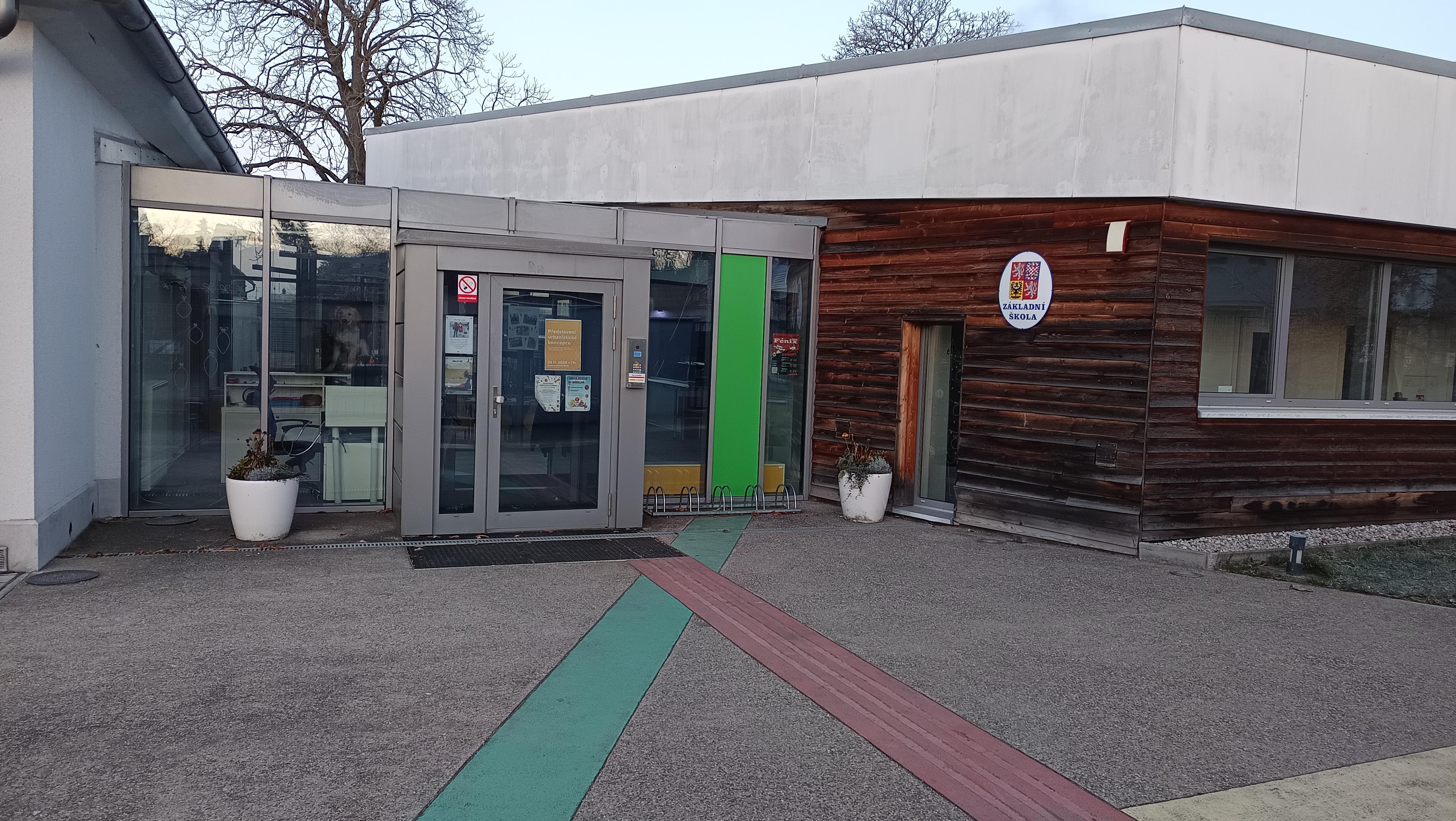 ZŠ a MŠ Zlatníky-Hodkovice foto 4