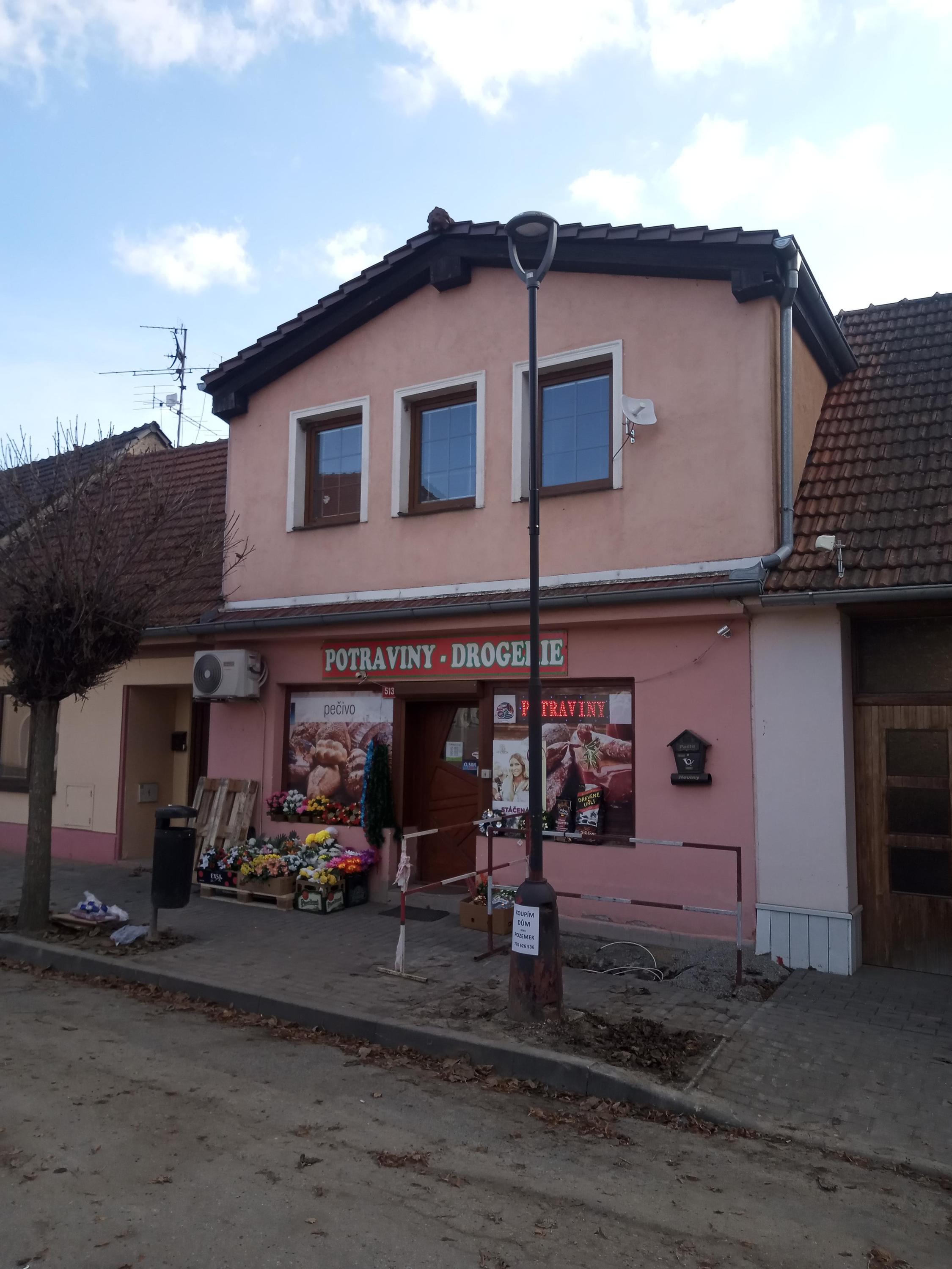 Supermarket Mohelno foto 2