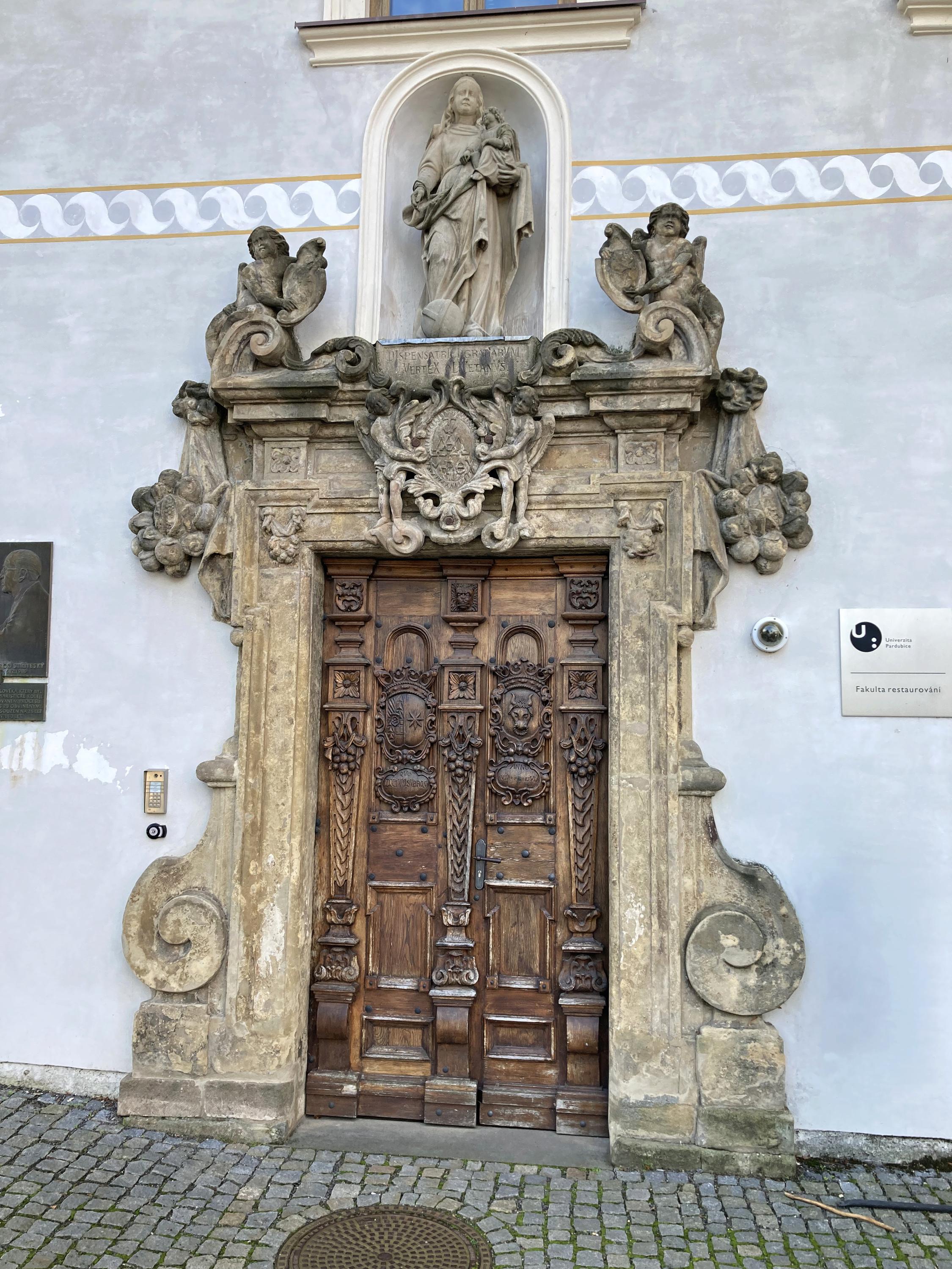 Univerzita Pardubice - Fakulta restaurování foto 2