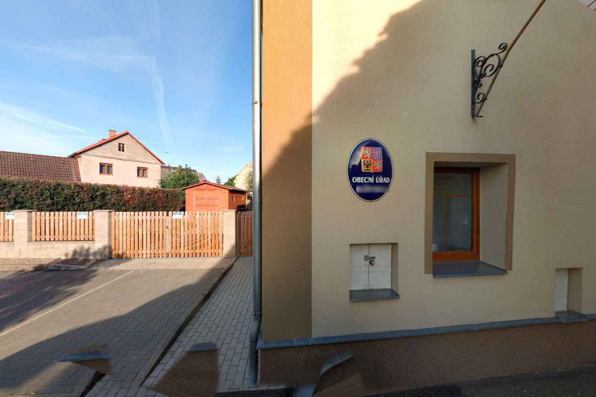 Blíževedly - obecní úřad foto 3