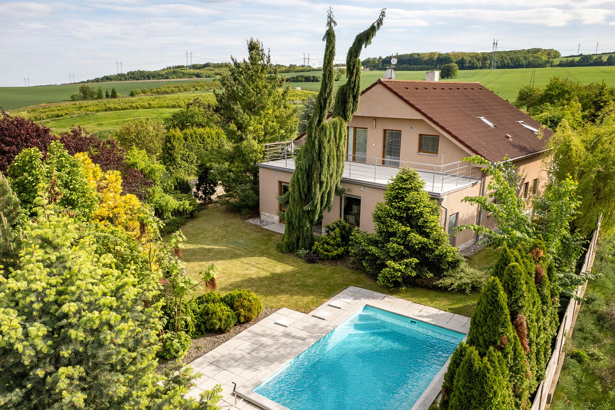 Prodej rodinný dům - 271 m² - Moravany u Brna