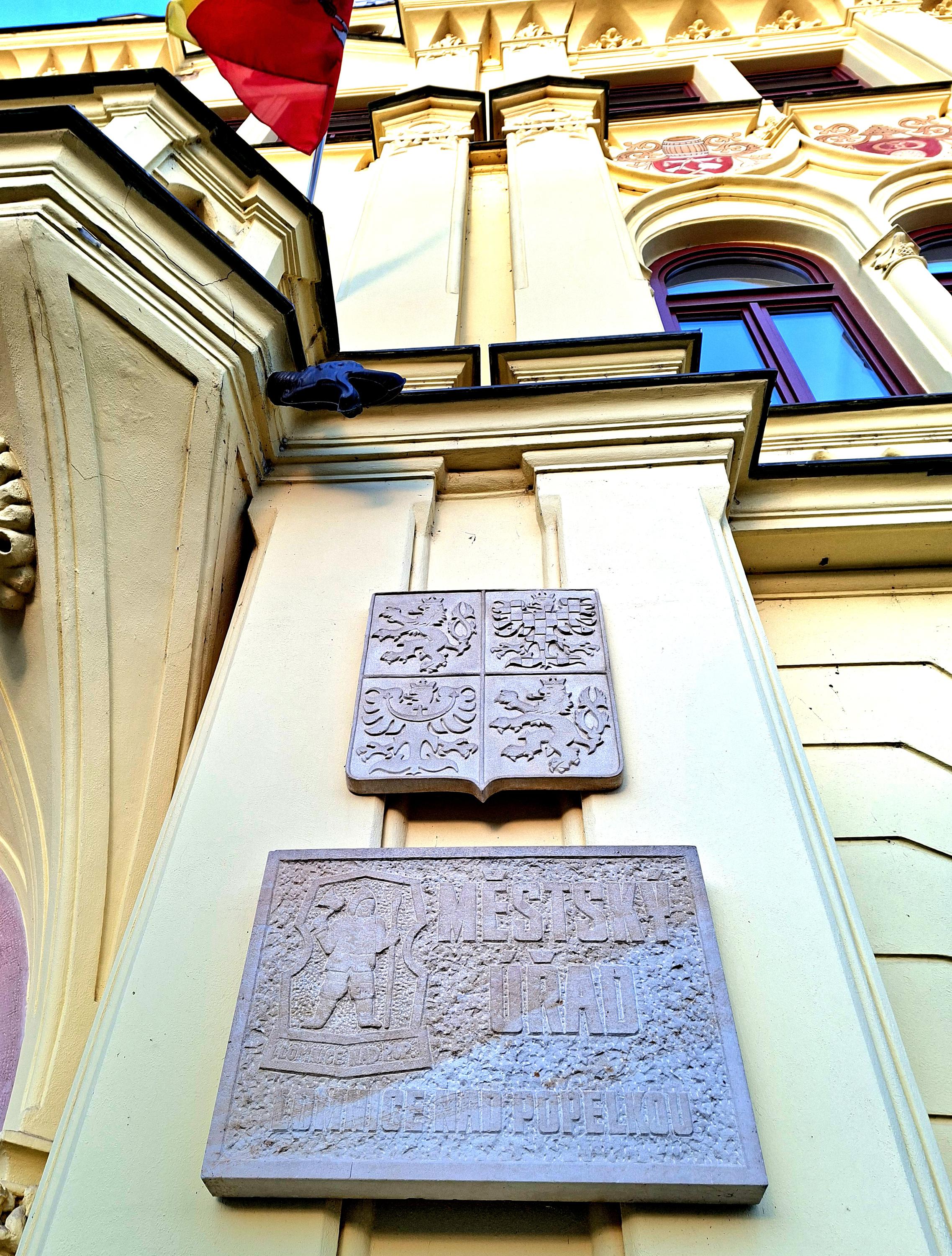 Lomnice nad Popelkou - městský úřad foto 2