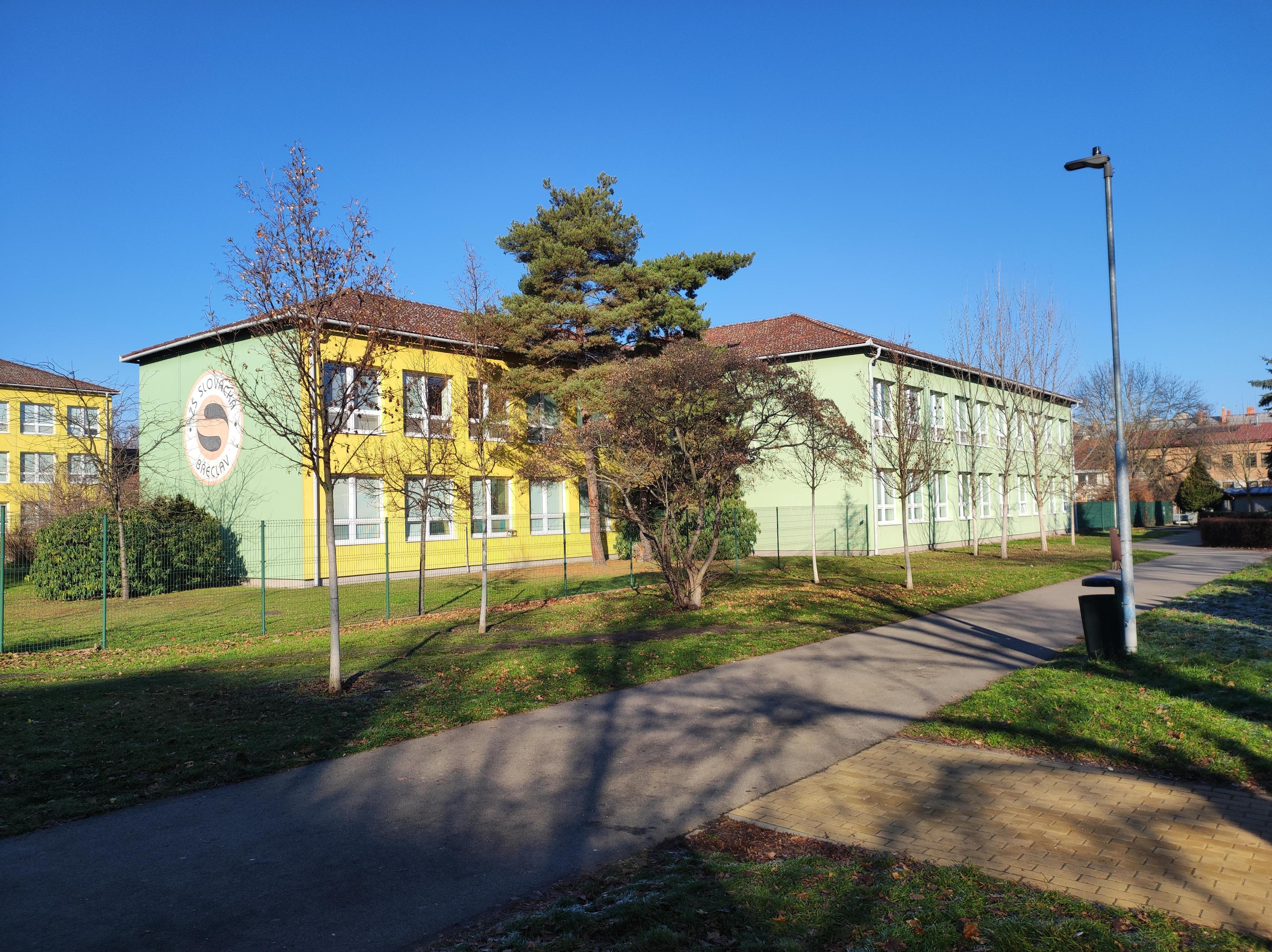 ZŠ Břeclav, Slovácká foto 2