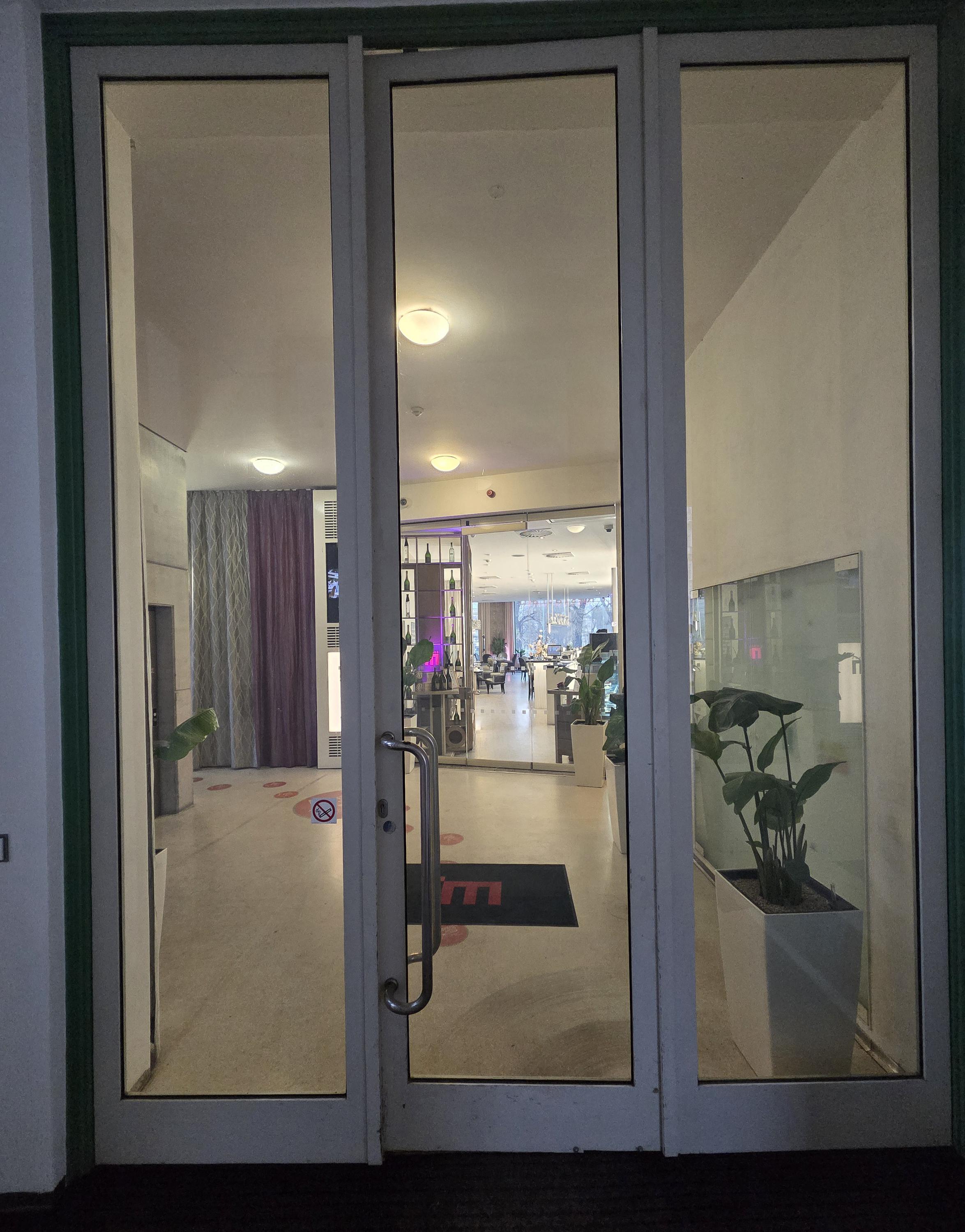 Aperol Spritz terrace Mánes Praha foto 4