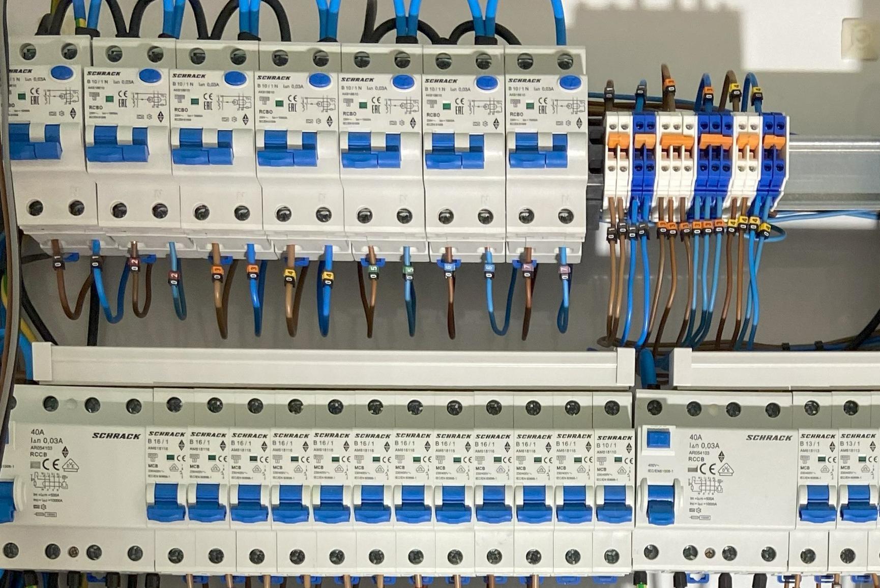 Elektroinstalace a elektrorevize Miroslav Dubnický