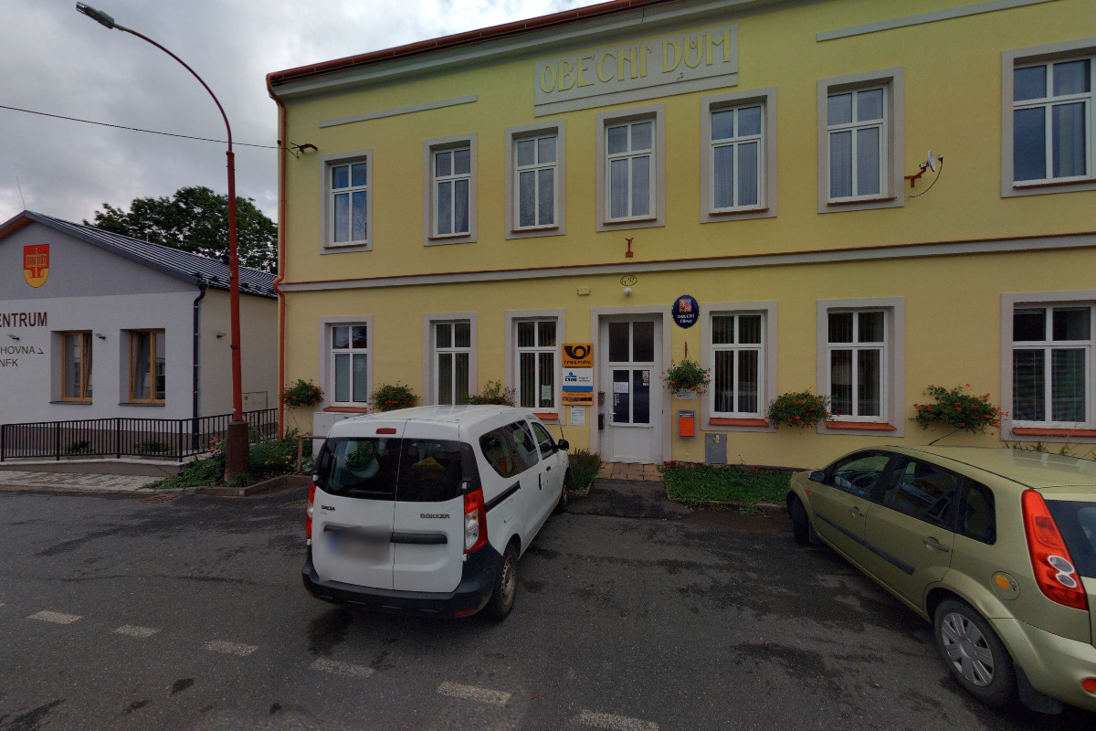 Bohdaneč - obecní úřad foto 2