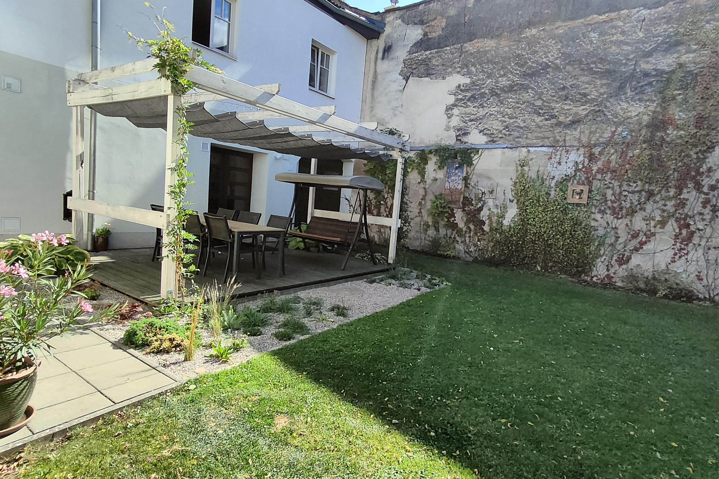 Venkovní terasa s posezením