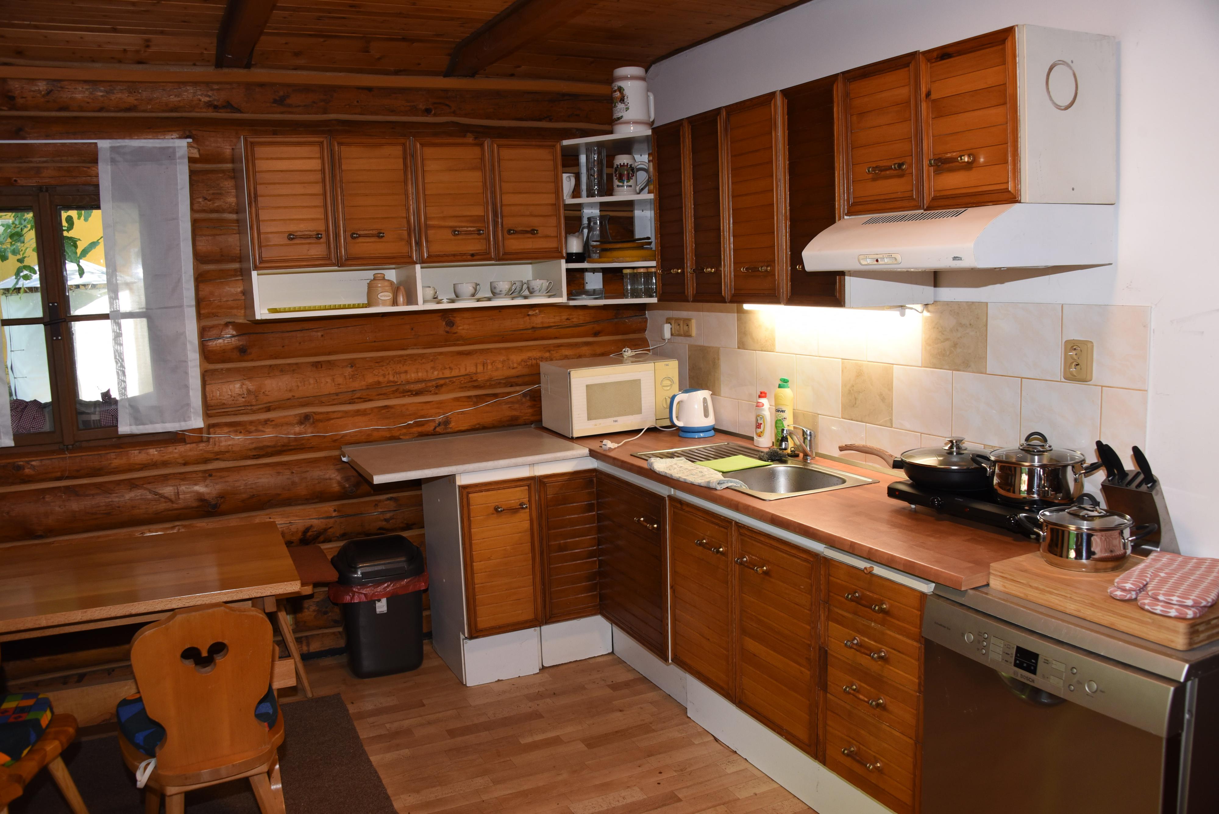 Srub pod třešněmi foto 2