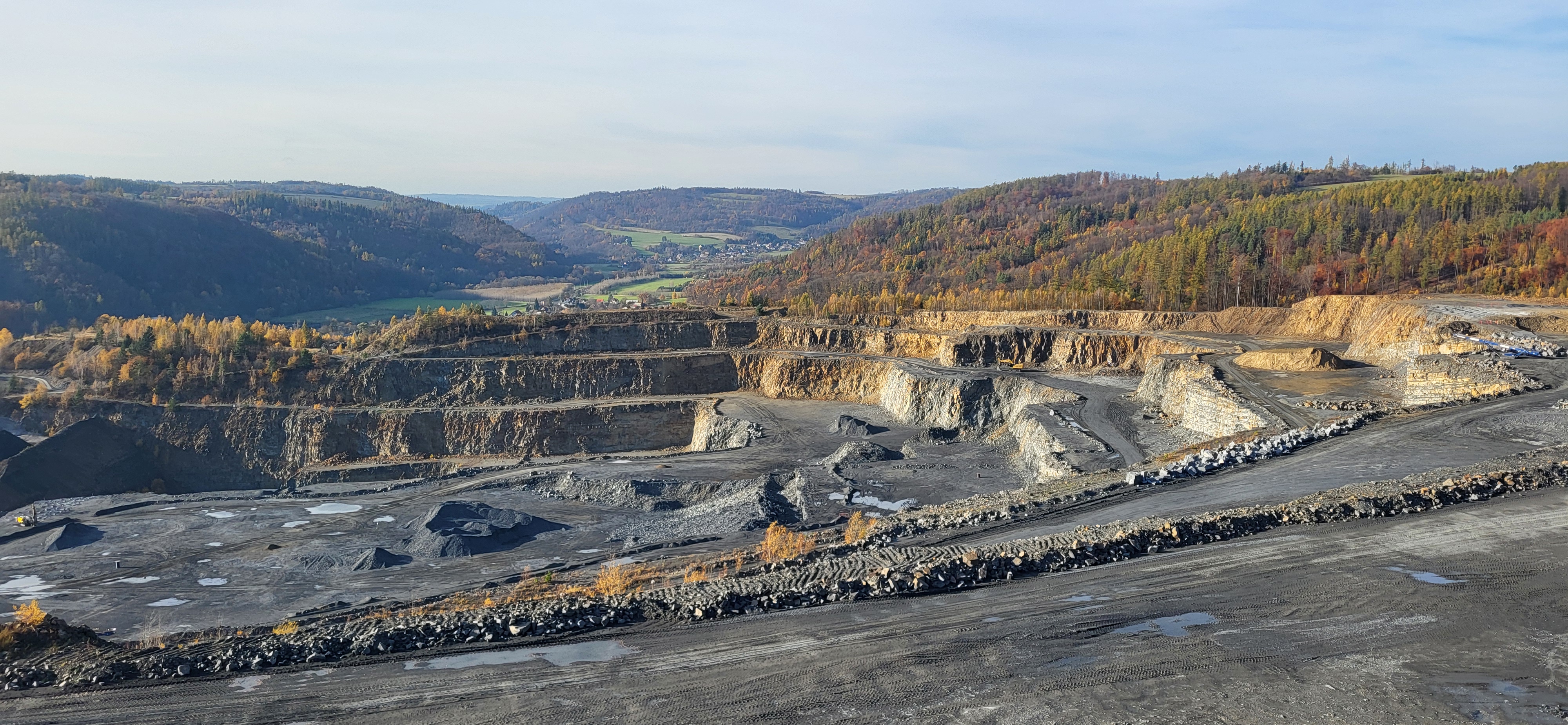 EUROVIA Kamenolomy a.s. - Lom Jakubčovice foto 2