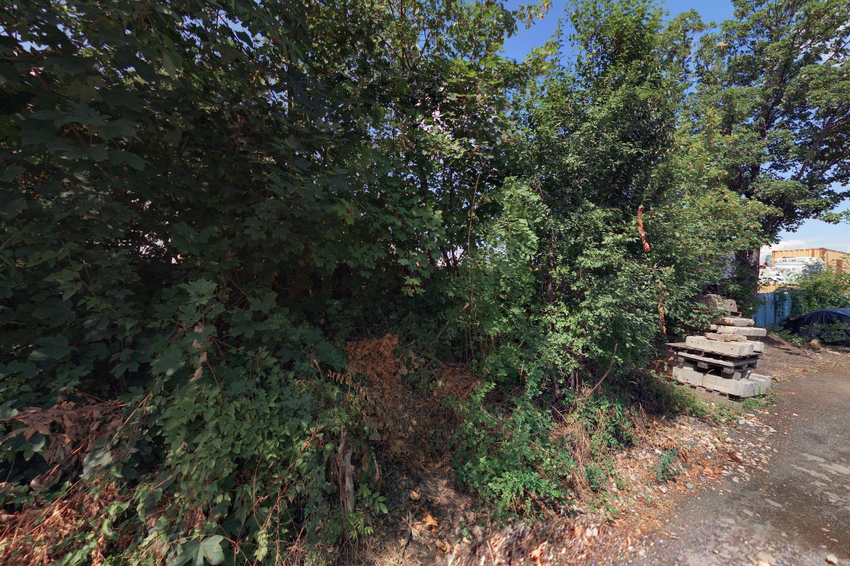 AUTOVRAKOVIŠTĚ FORD