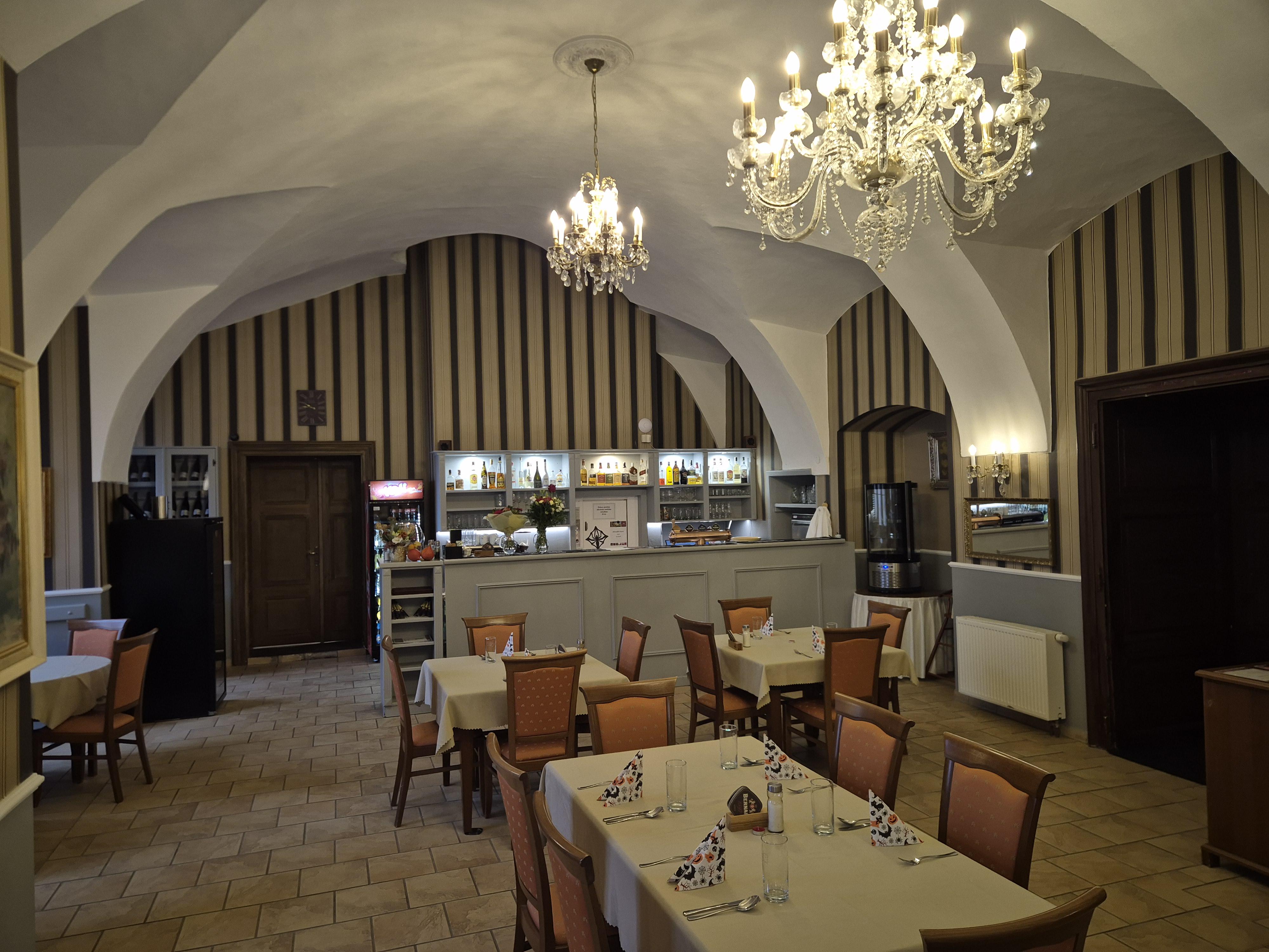 Restaurace Zámek Červený Hrádek foto 5