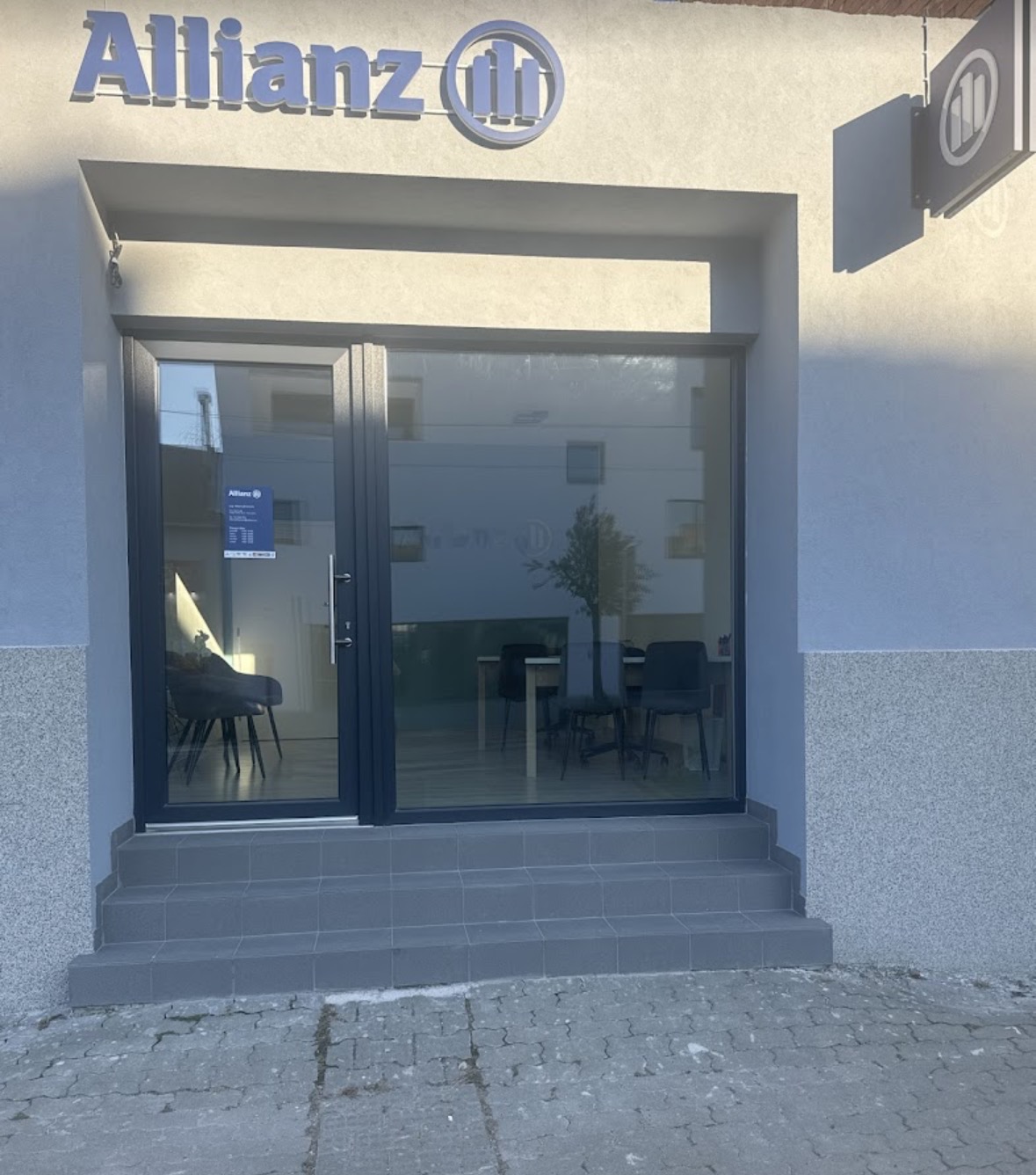 Nikol Lefnerová,  Allianz pojišťovna foto 2