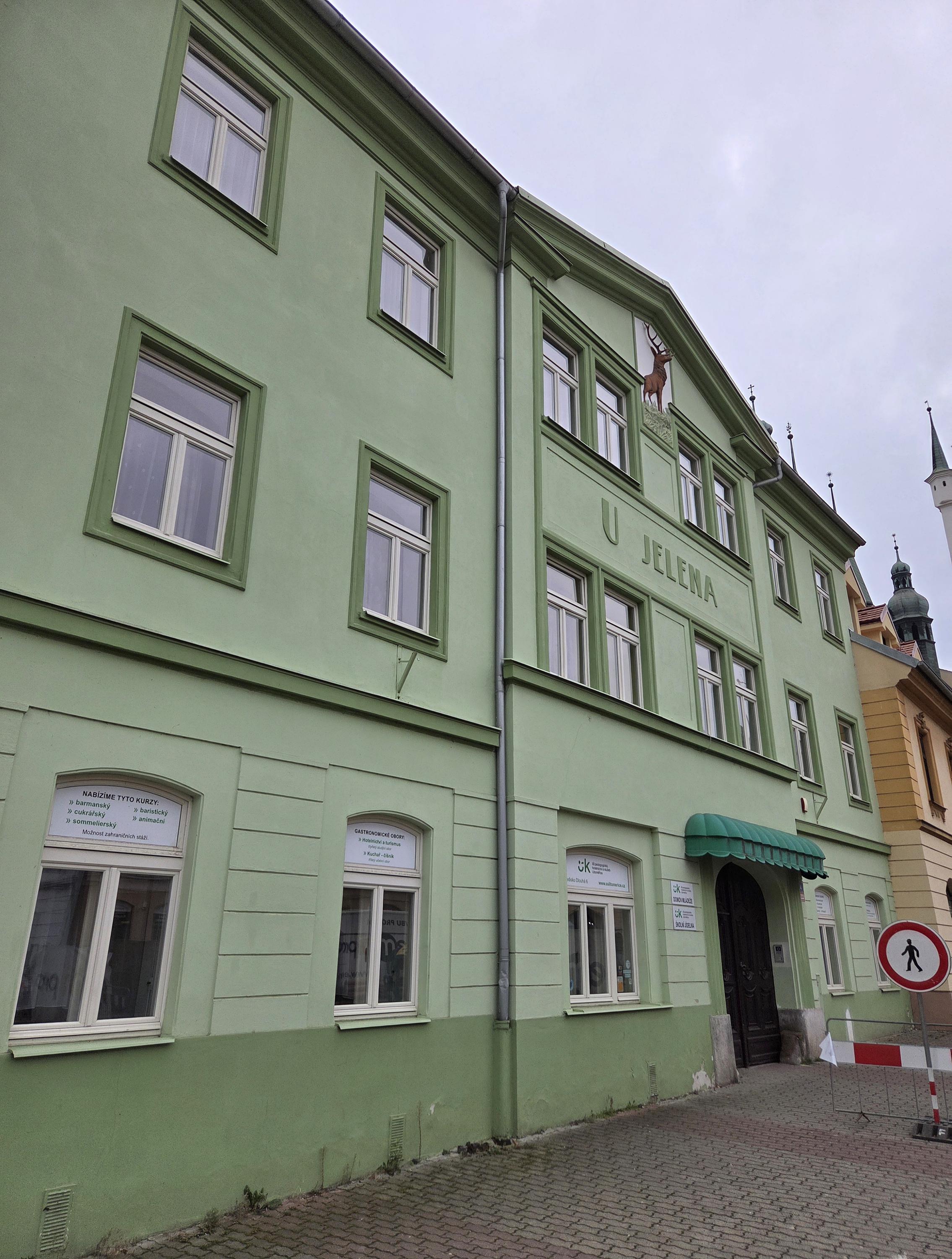 Školní jídelna u Jelena foto 3