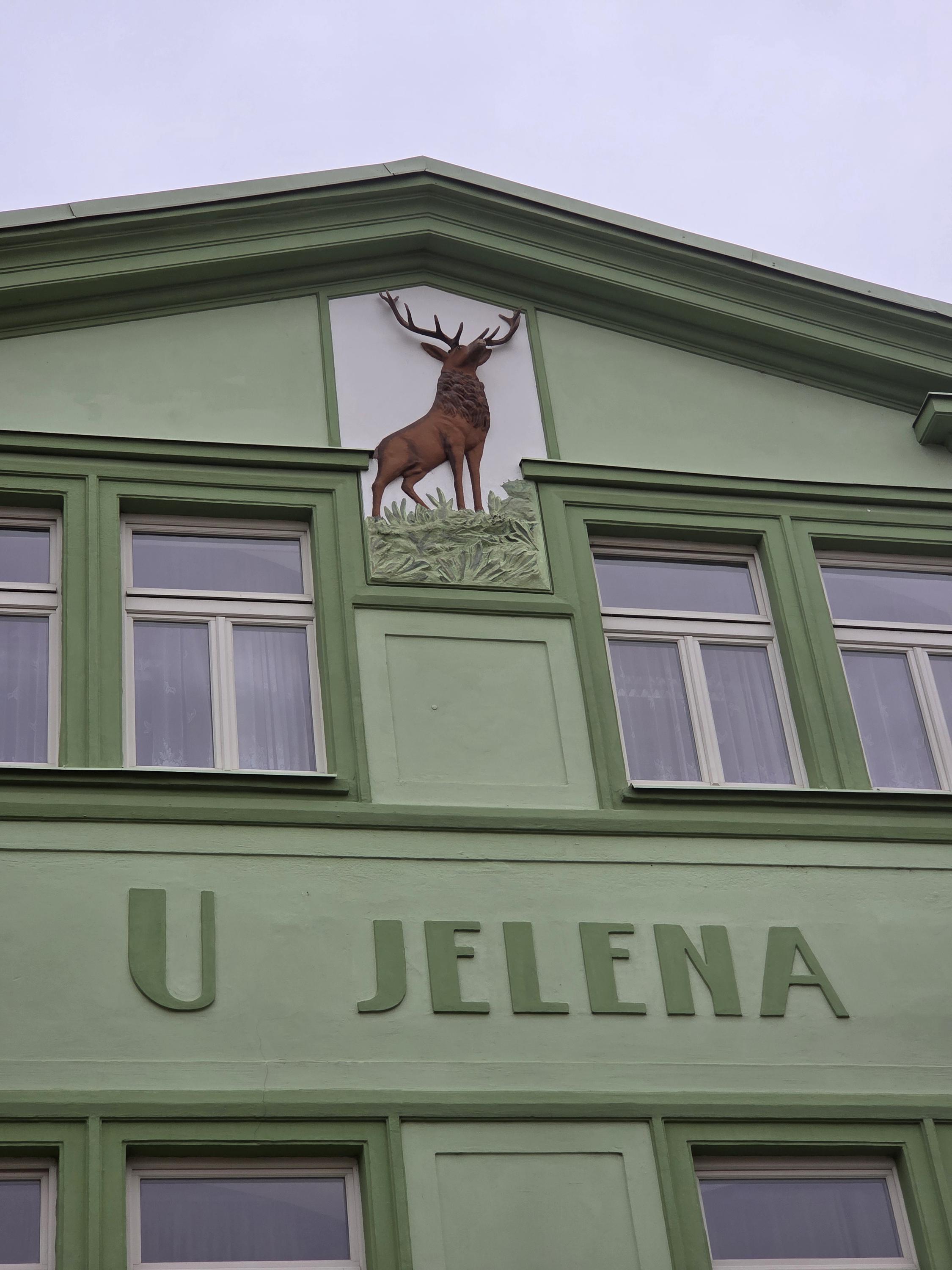 Školní jídelna u Jelena foto 2