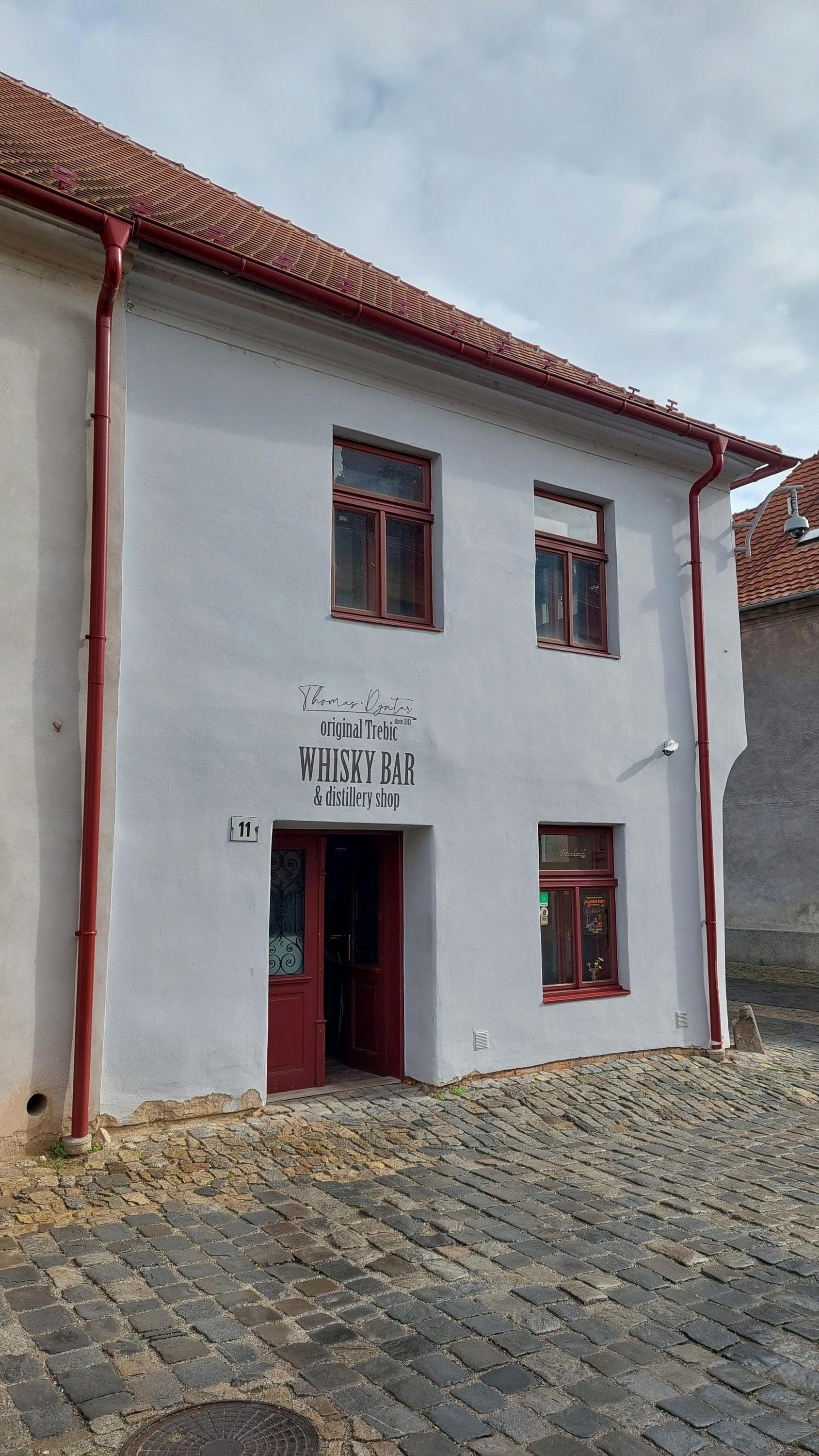 Thomas•Dyntar original Trebic whisky bar foto 6