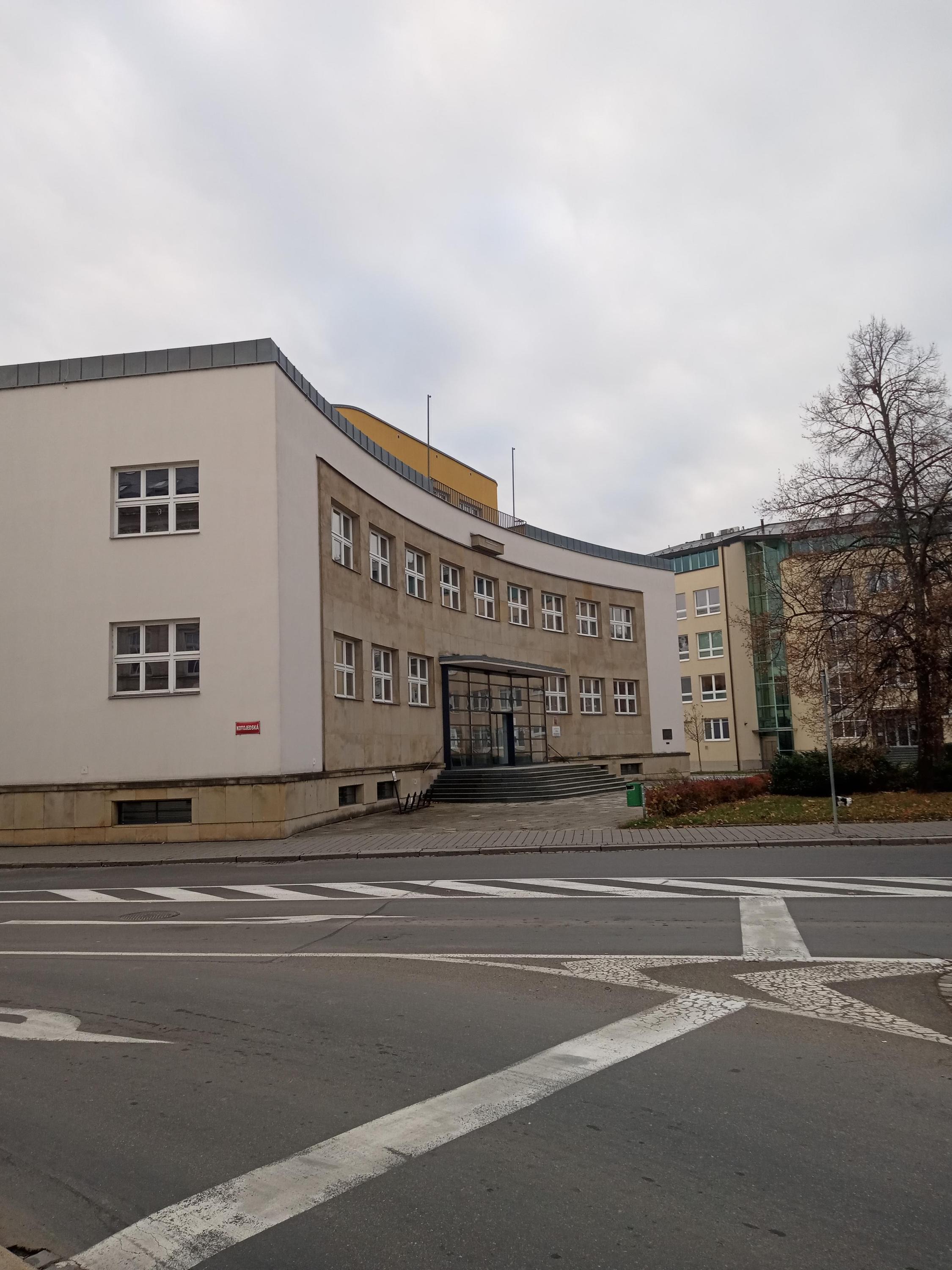 Finanční úřad pro Zlínský kraj - Územní pracoviště v Kroměříži foto 1