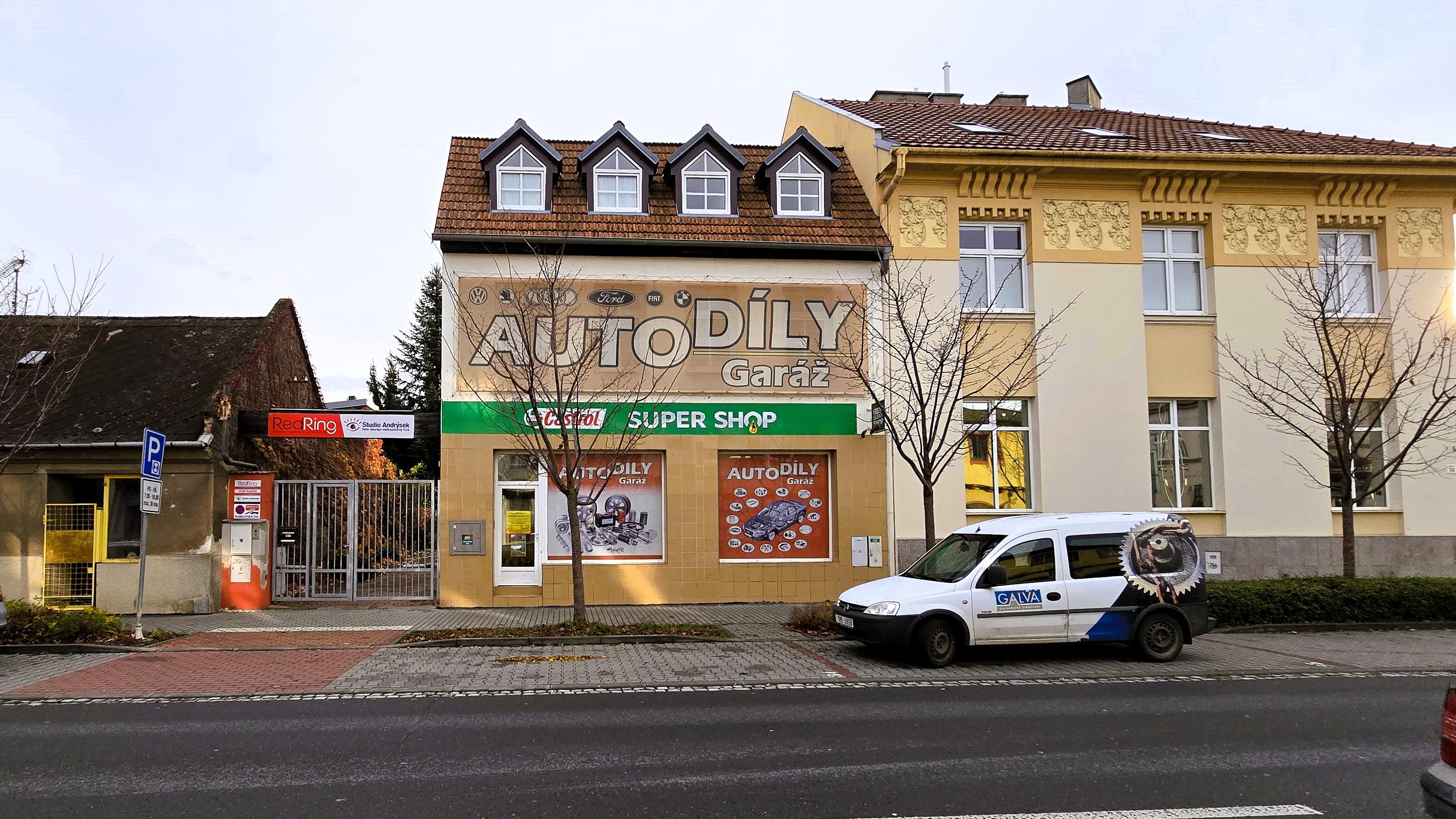 Petr Hájek, Autodíly Garáž foto 2