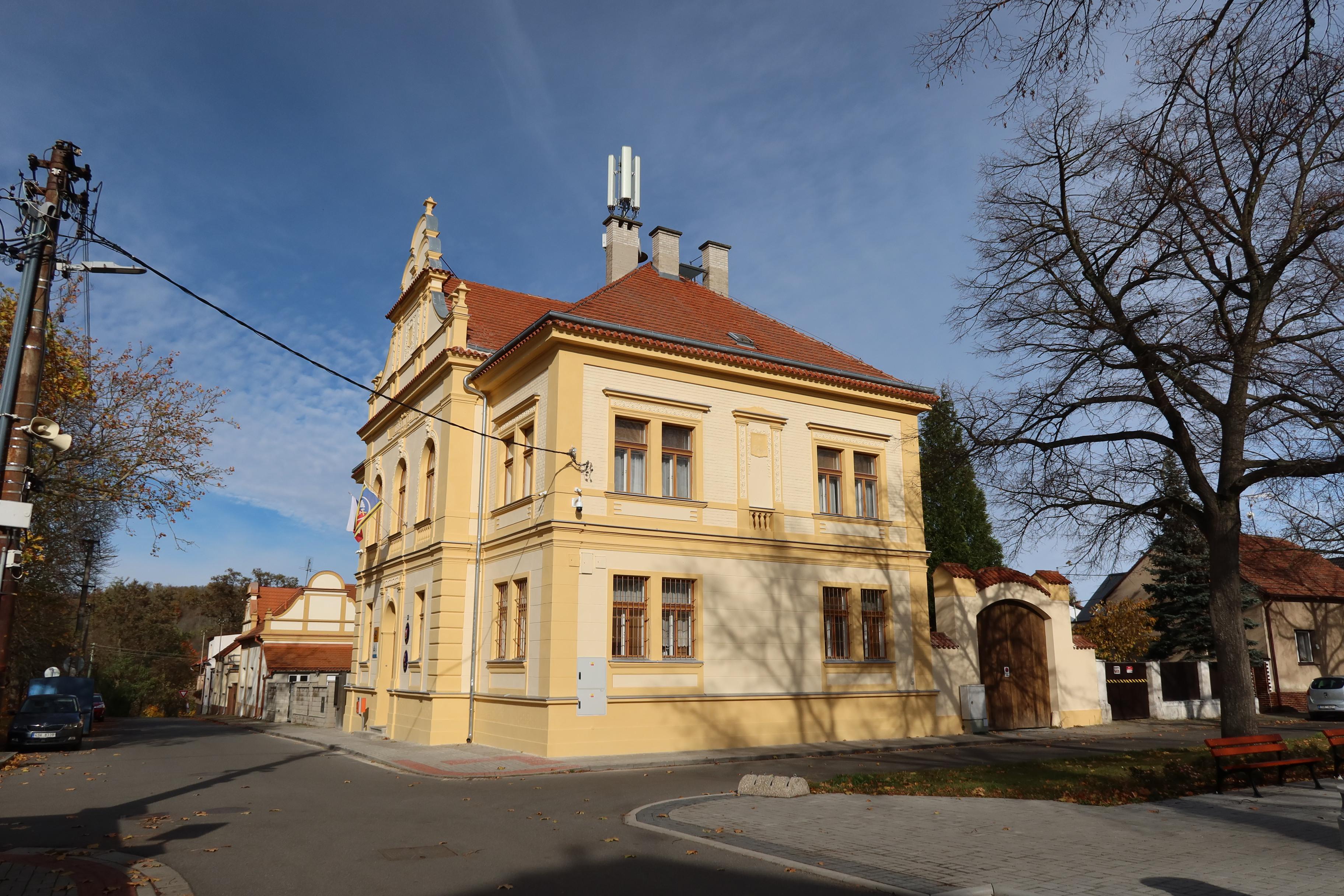 Vinařice - obecní úřad foto 4