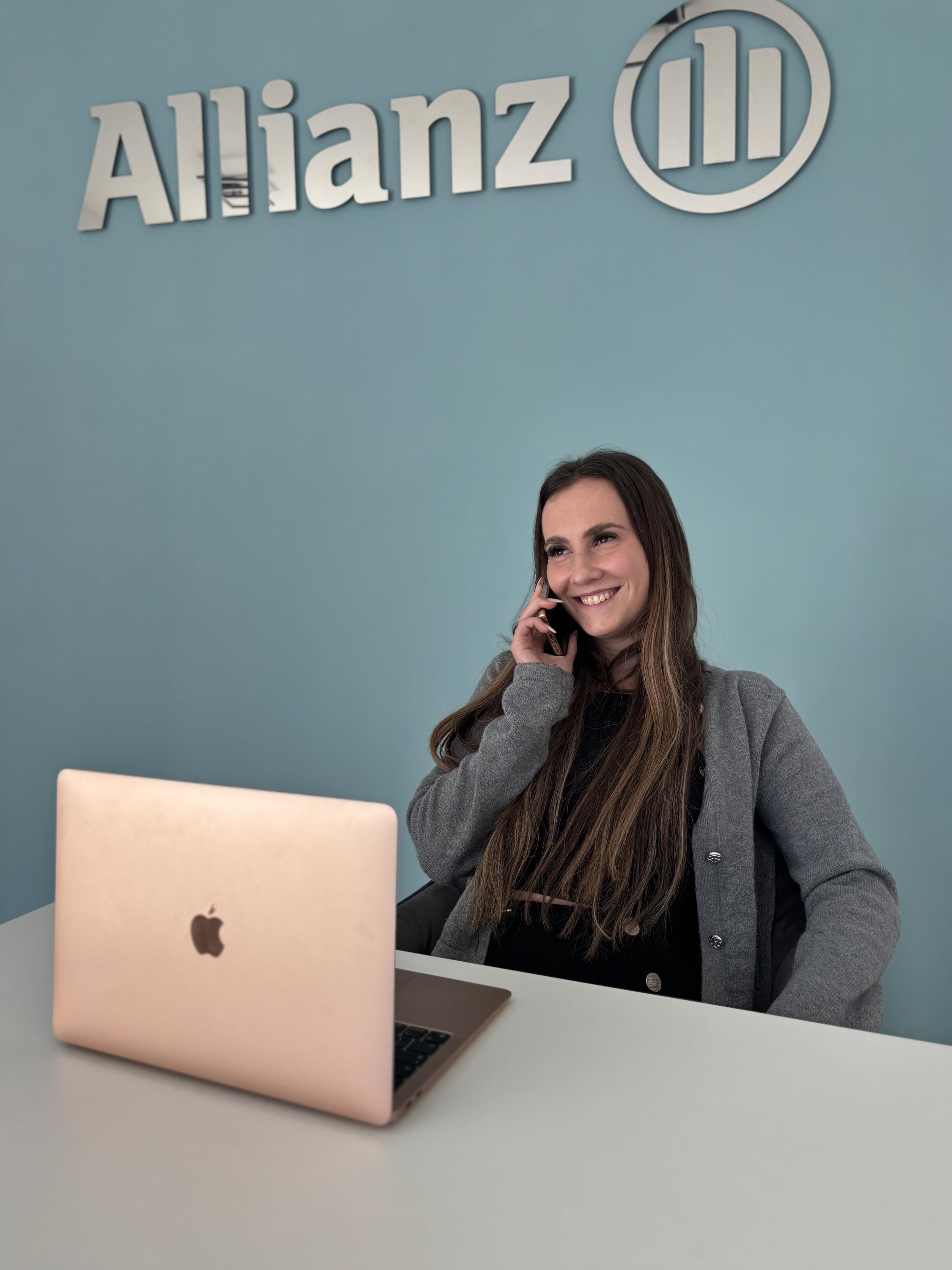 Nikol Lefnerová,  Allianz pojišťovna foto 3